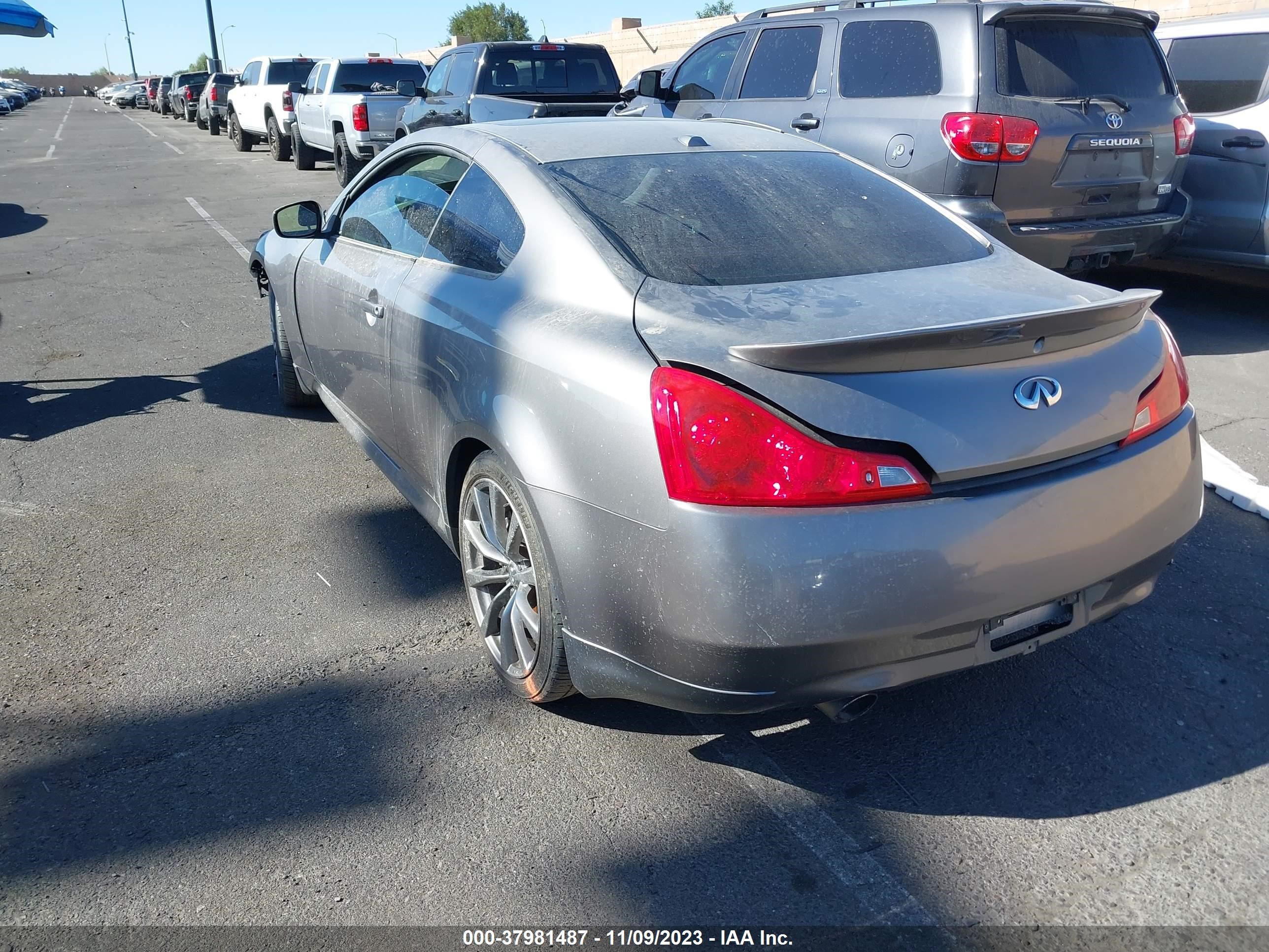 Photo 2 VIN: JNKCV64E68M125630 - INFINITI G 