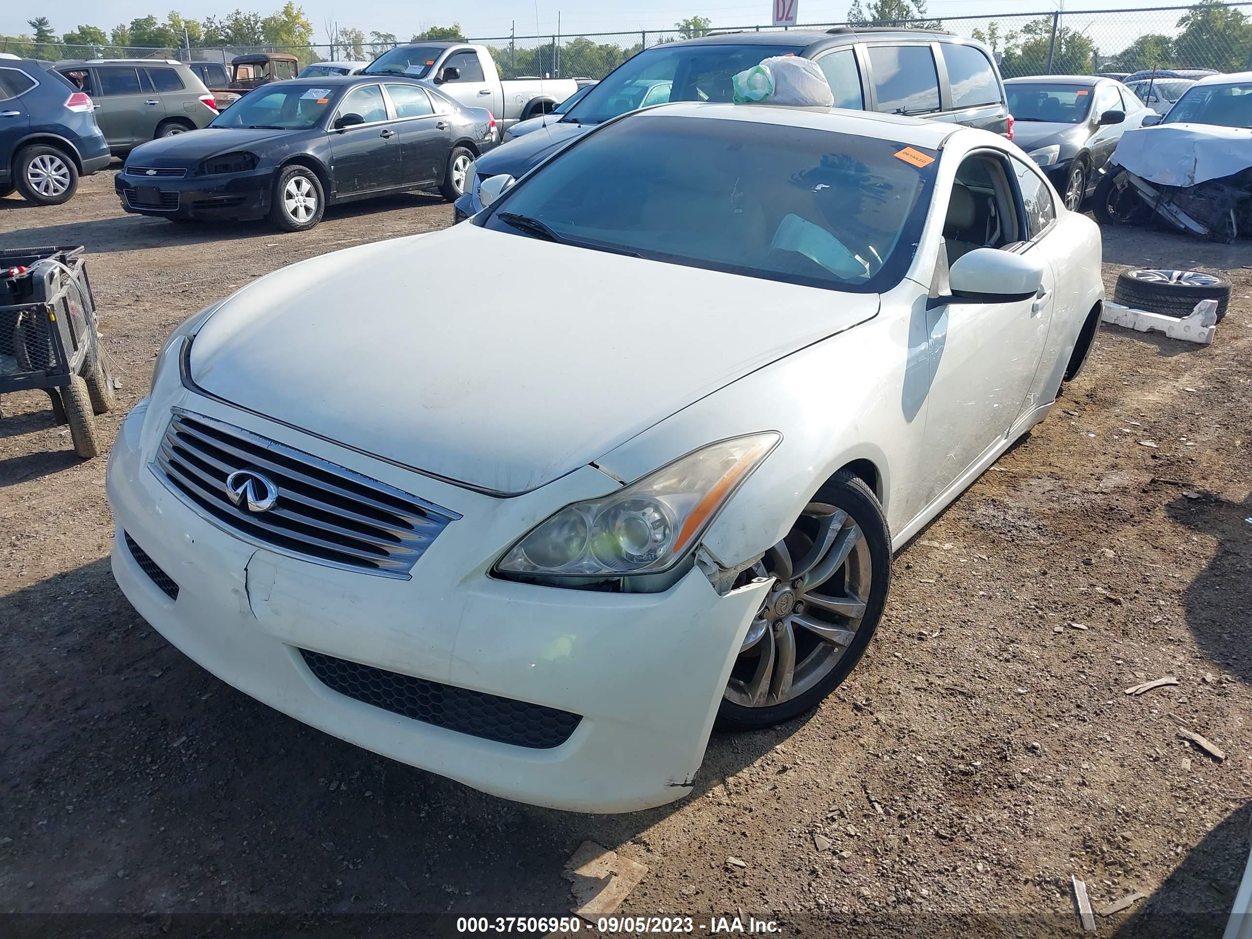 Photo 1 VIN: JNKCV64E78M130111 - INFINITI G 