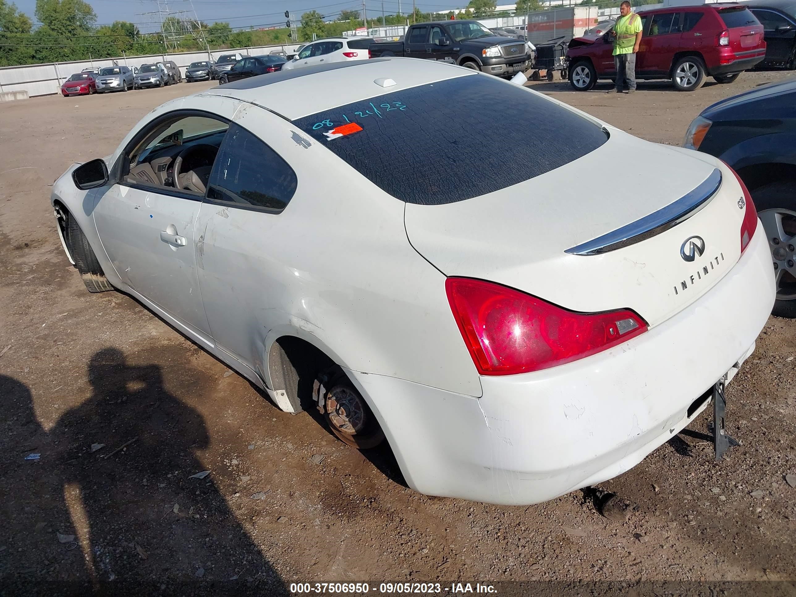 Photo 2 VIN: JNKCV64E78M130111 - INFINITI G 