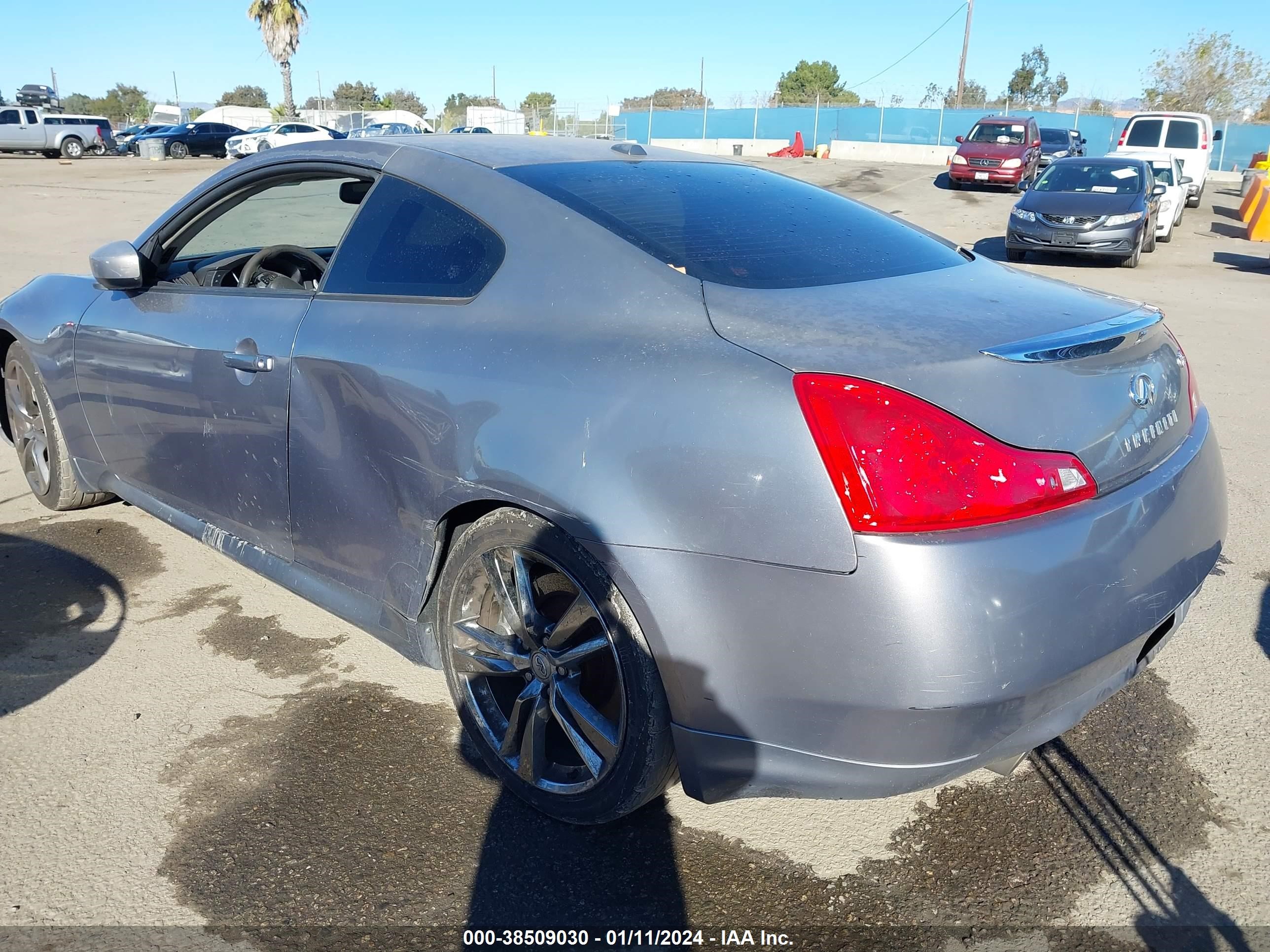 Photo 2 VIN: JNKCV64E88M120008 - INFINITI G 