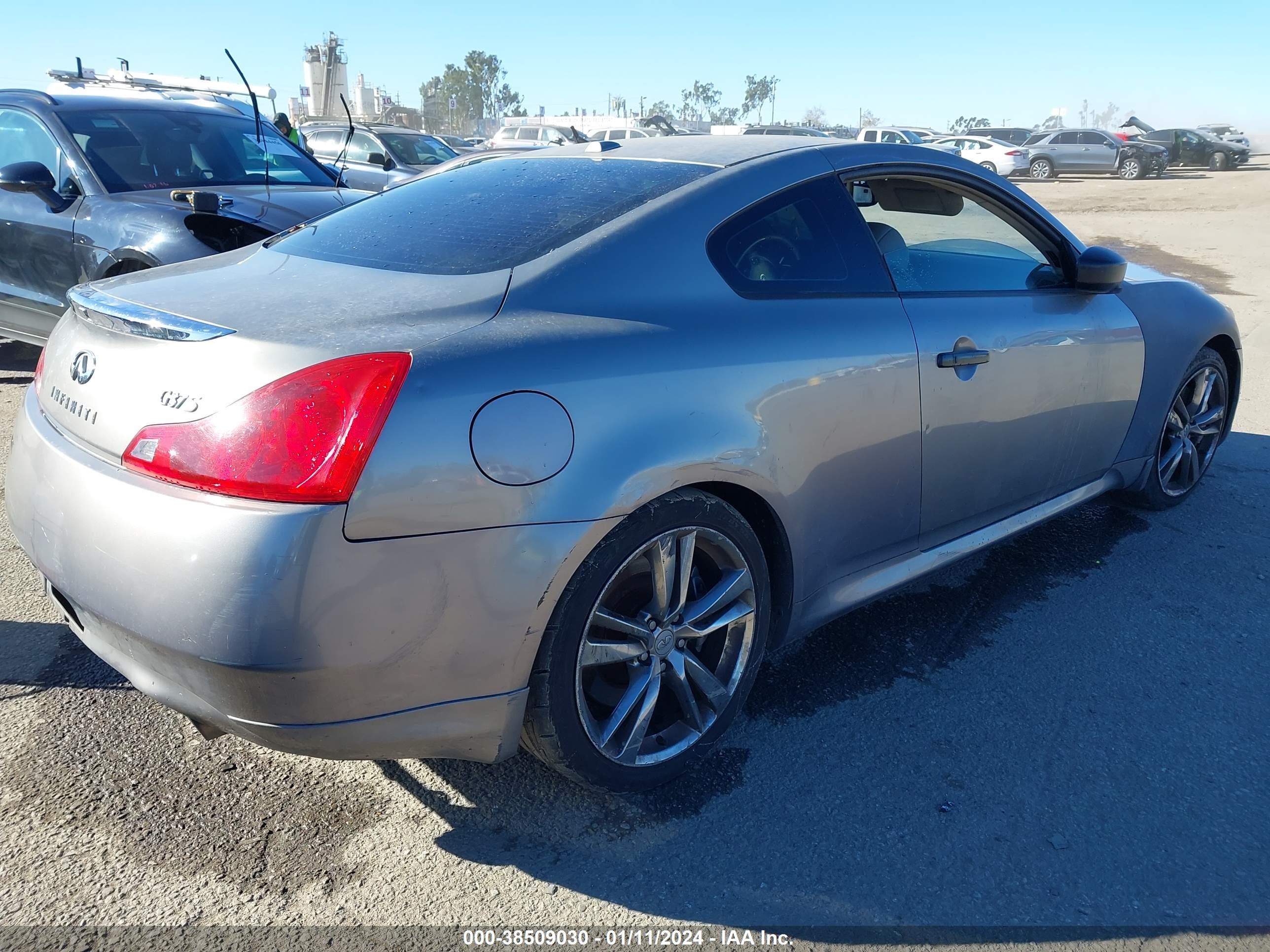 Photo 3 VIN: JNKCV64E88M120008 - INFINITI G 