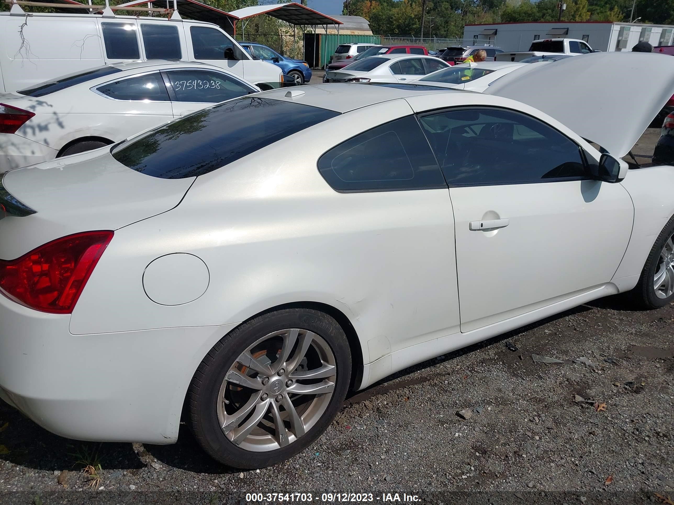 Photo 3 VIN: JNKCV64F09M652377 - INFINITI G 