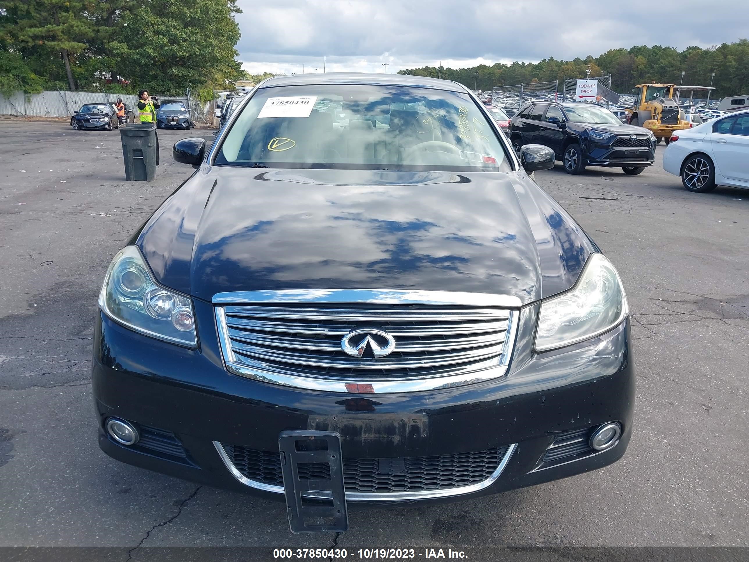 Photo 11 VIN: JNKCY01F99M852604 - INFINITI M 