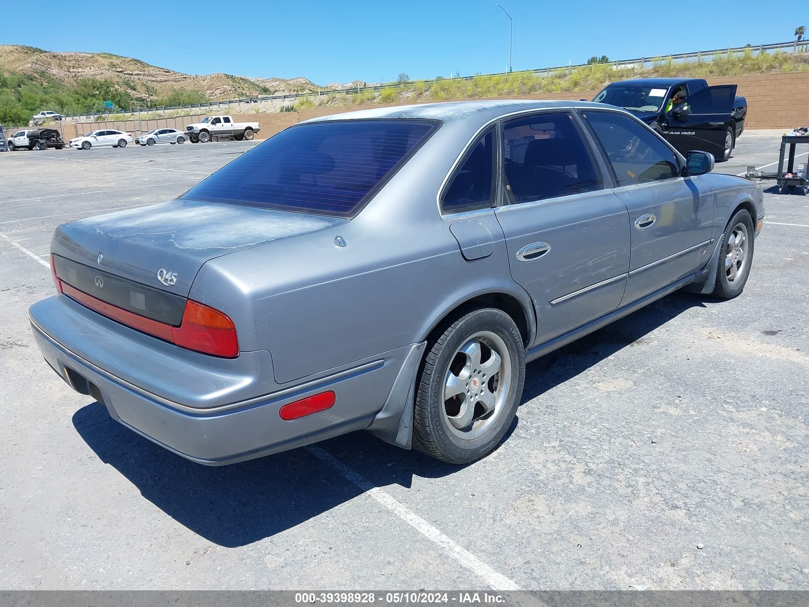 Photo 3 VIN: JNKNG01C0LM001302 - INFINITI Q45 