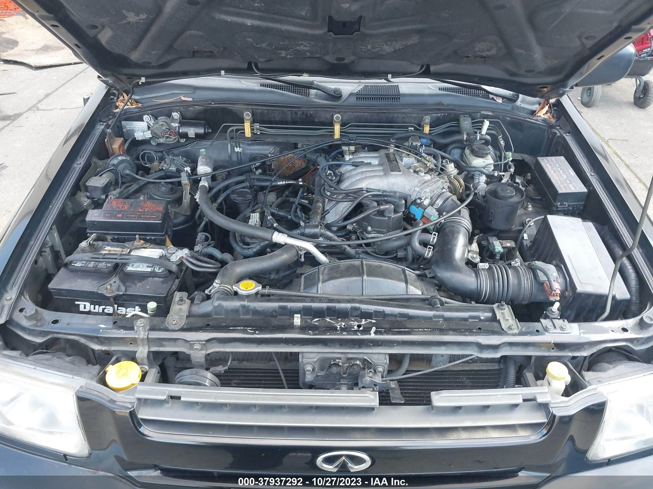 Photo 9 VIN: JNRAR07Y6YW083755 - INFINITI QX4 