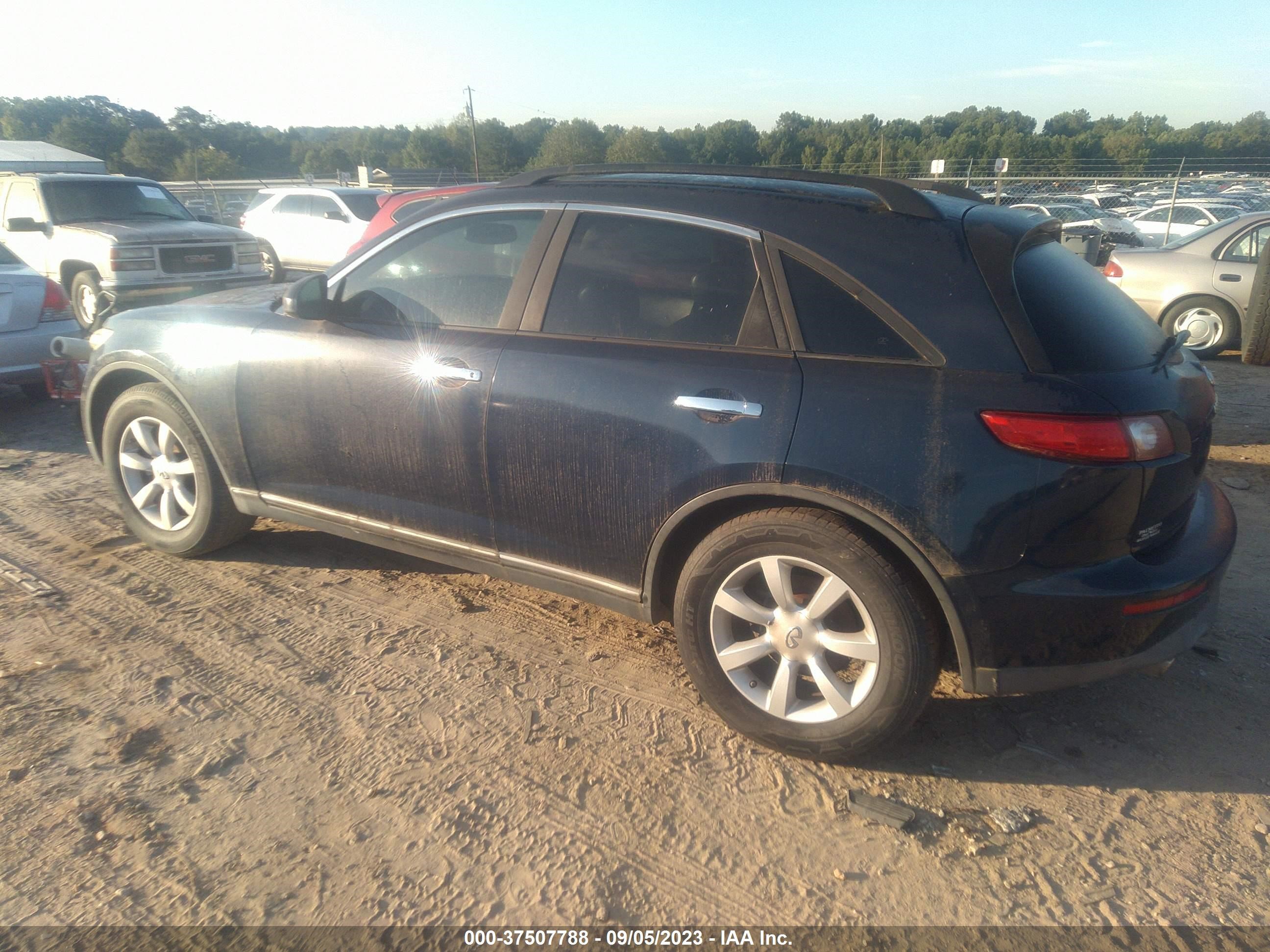 Photo 2 VIN: JNRAS08U05X100846 - INFINITI FX 