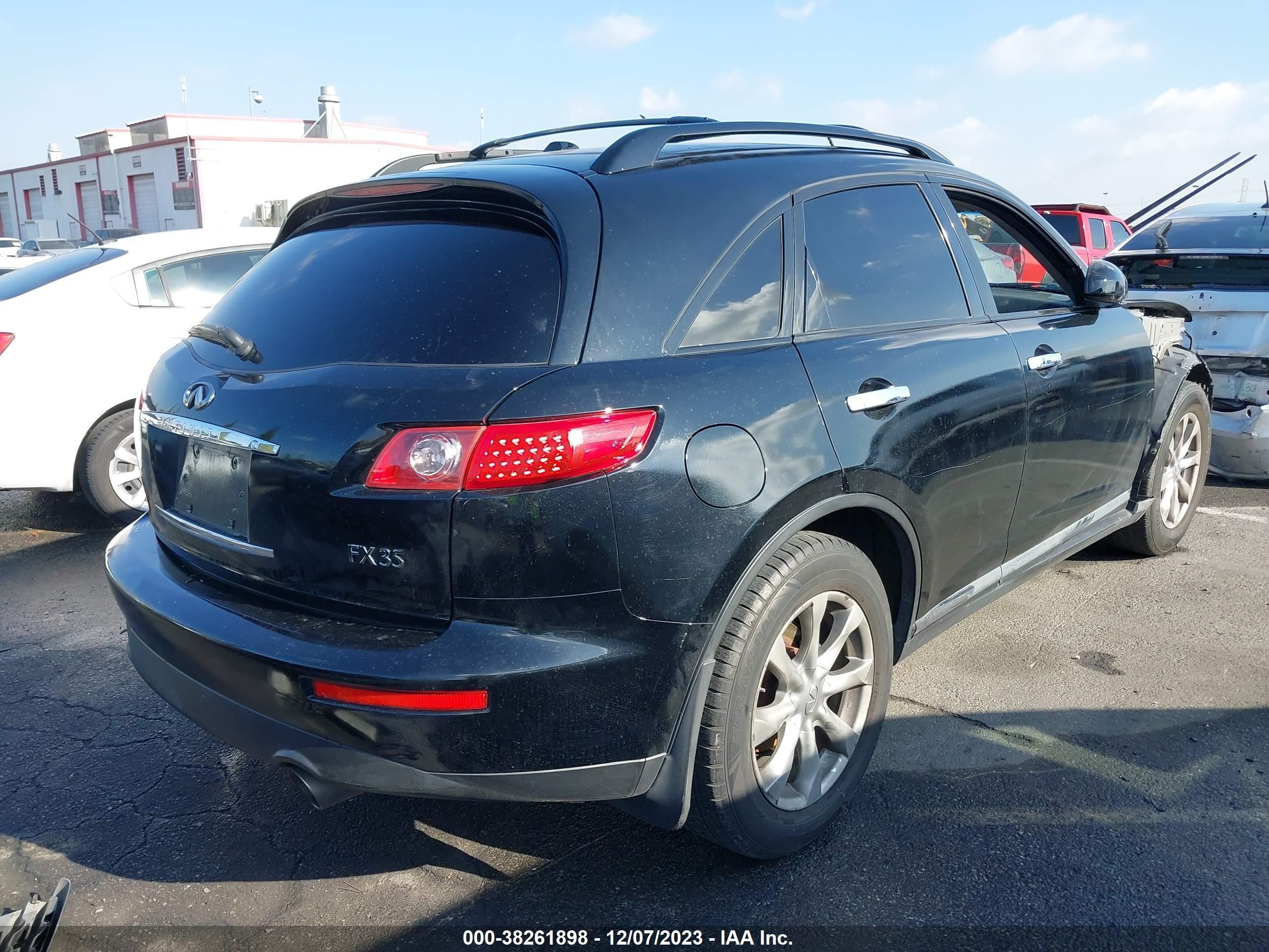 Photo 3 VIN: JNRAS08U48X104418 - INFINITI FX 