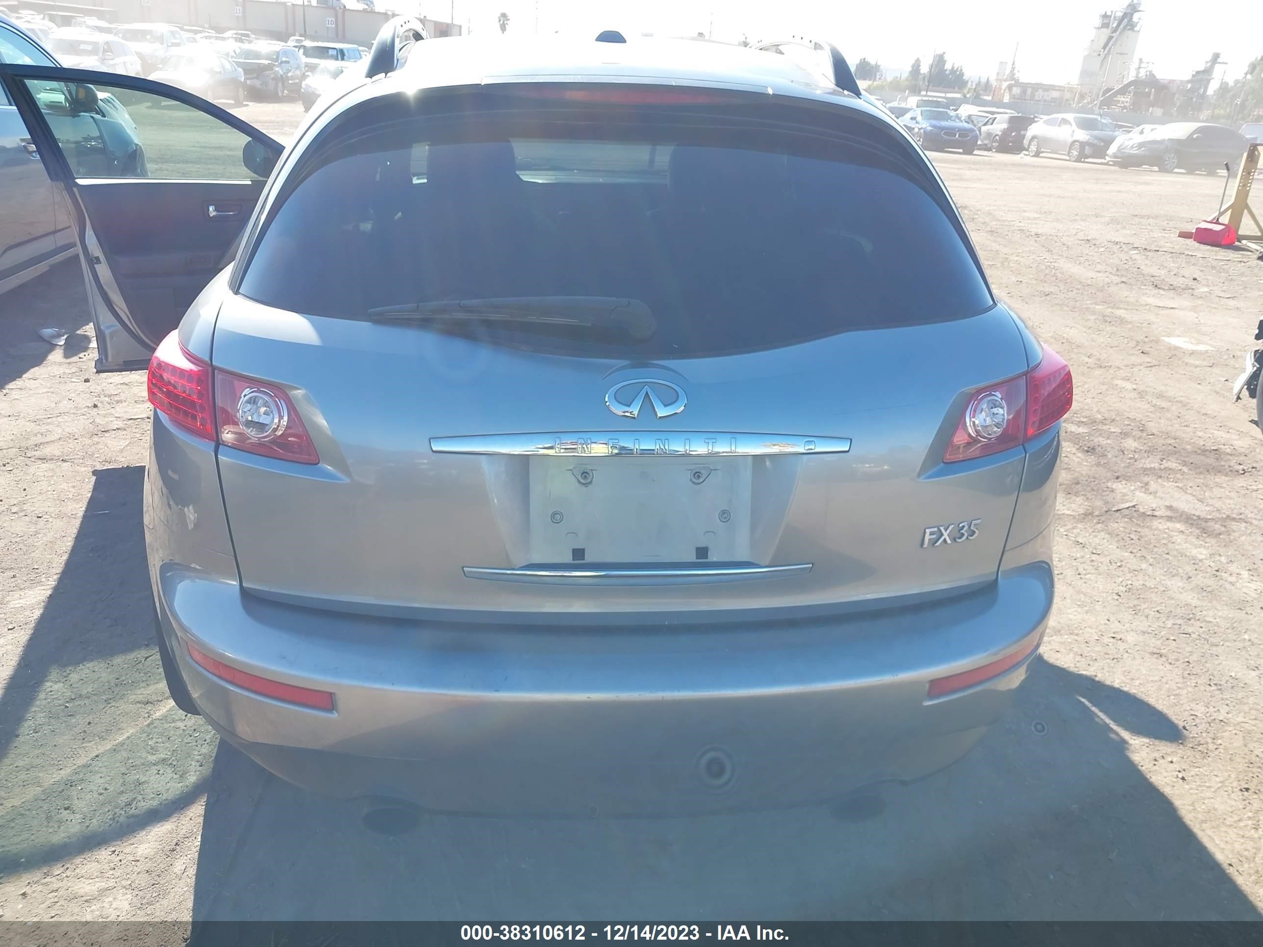 Photo 15 VIN: JNRAS08U98X102082 - INFINITI FX 