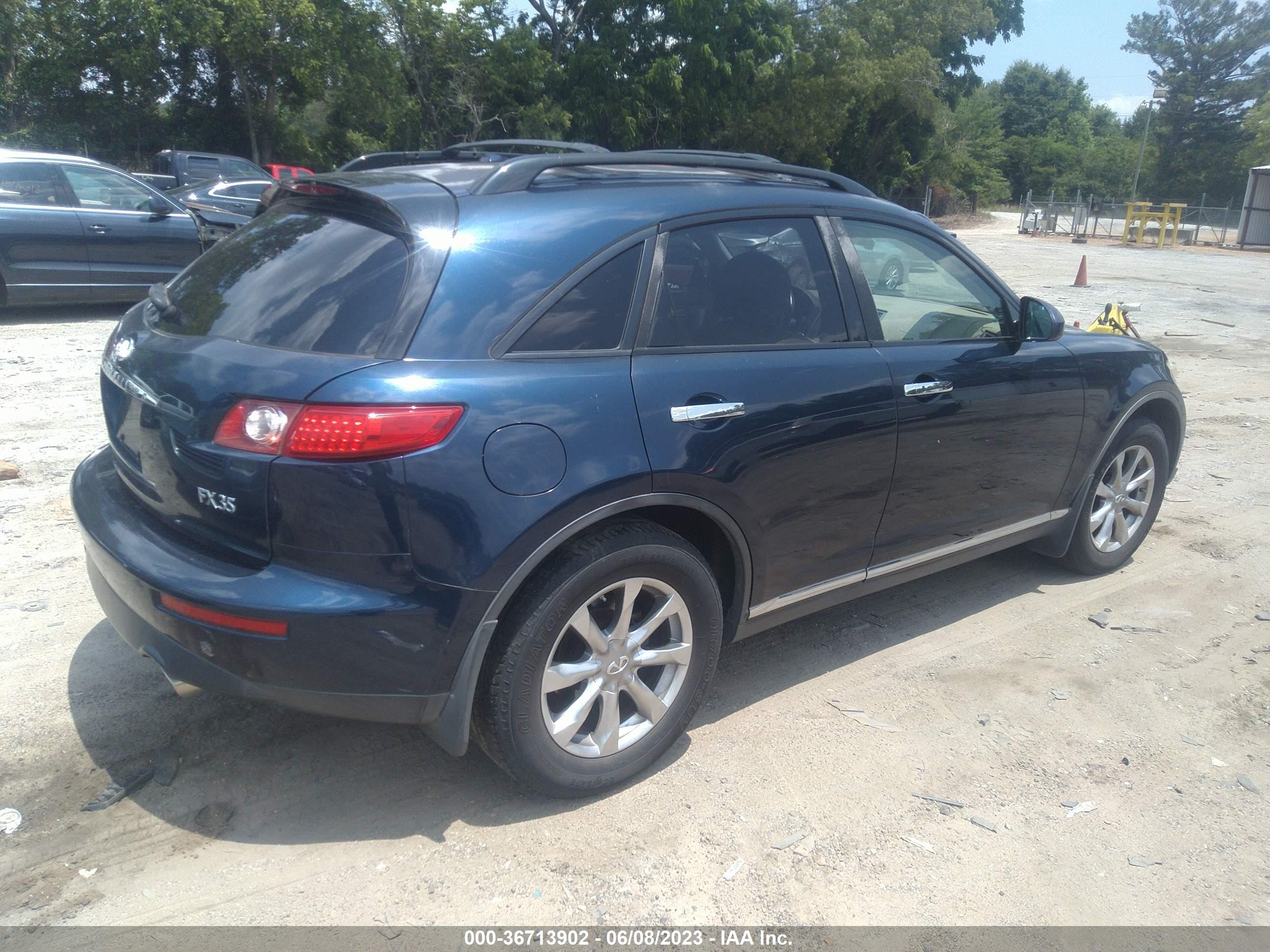 Photo 3 VIN: JNRAS08W08X201911 - INFINITI FX 