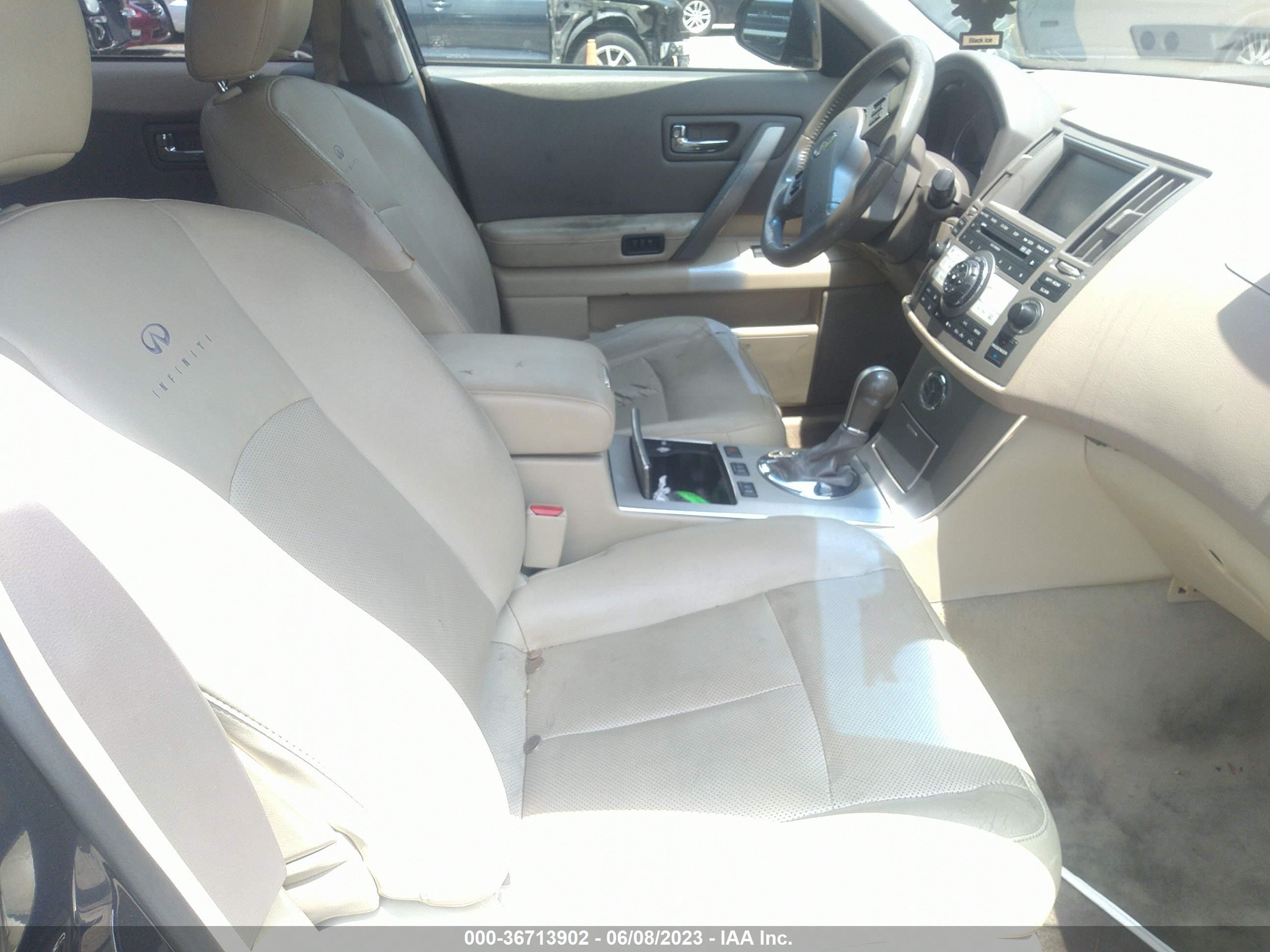 Photo 4 VIN: JNRAS08W08X201911 - INFINITI FX 