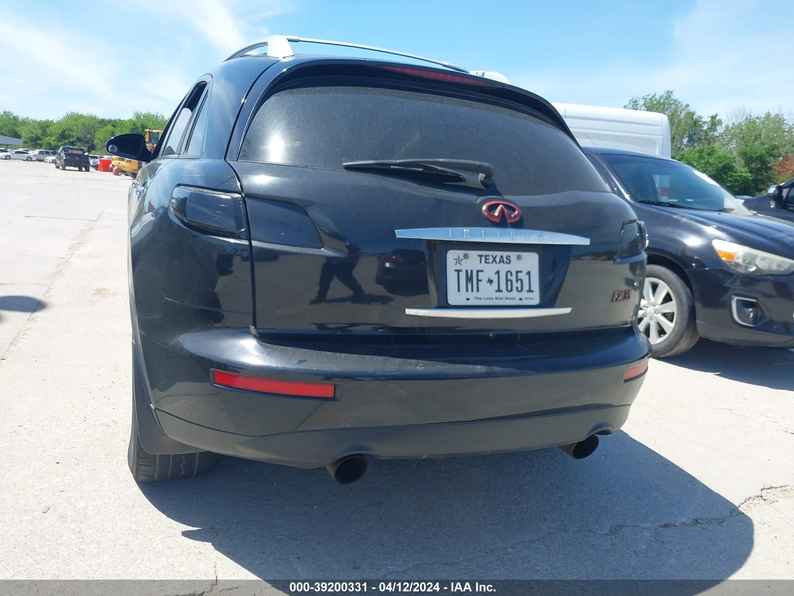 Photo 2 VIN: JNRAS08W25X210539 - INFINITI FX 