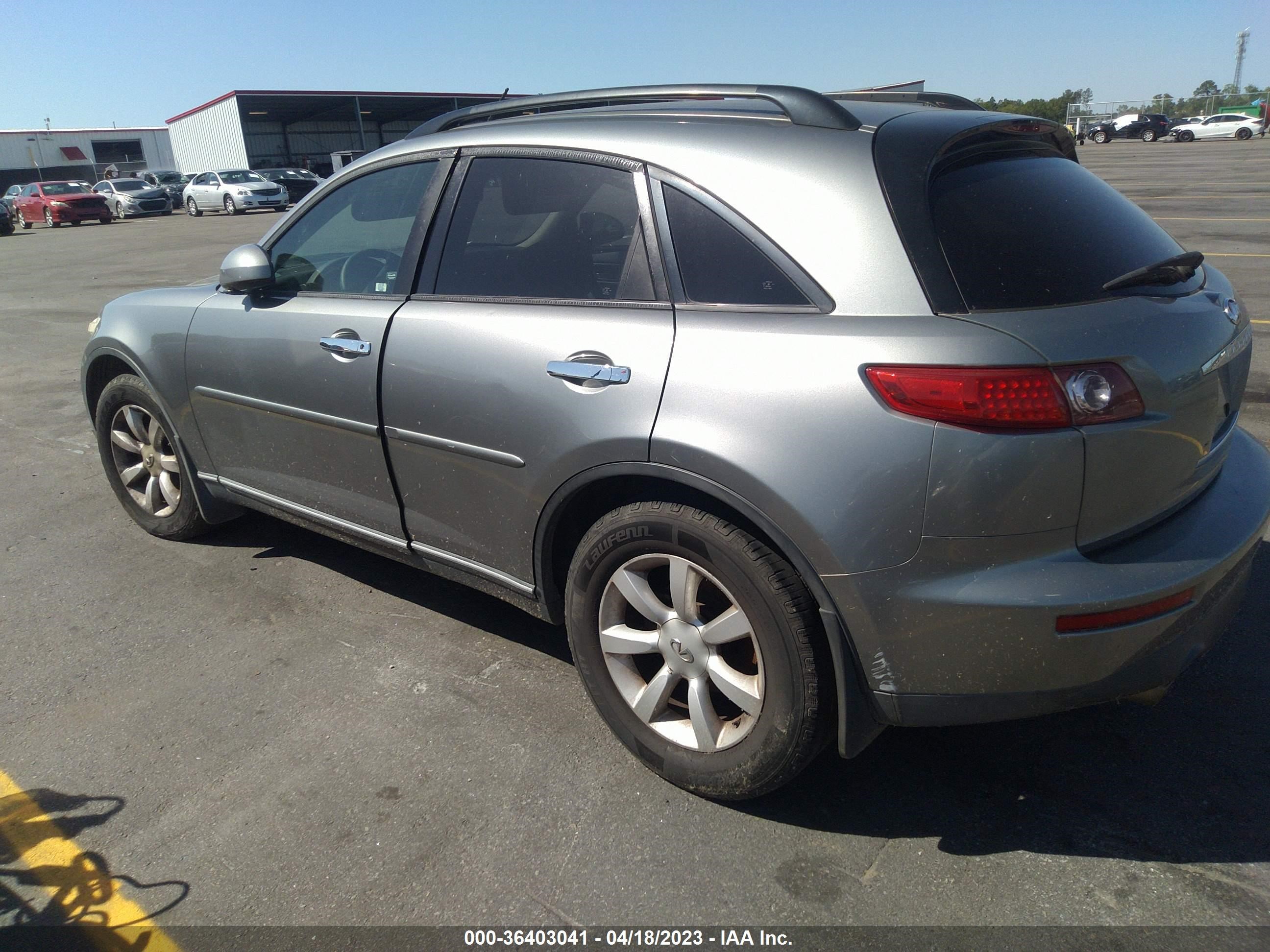 Photo 2 VIN: JNRAS08W35X210842 - INFINITI FX 