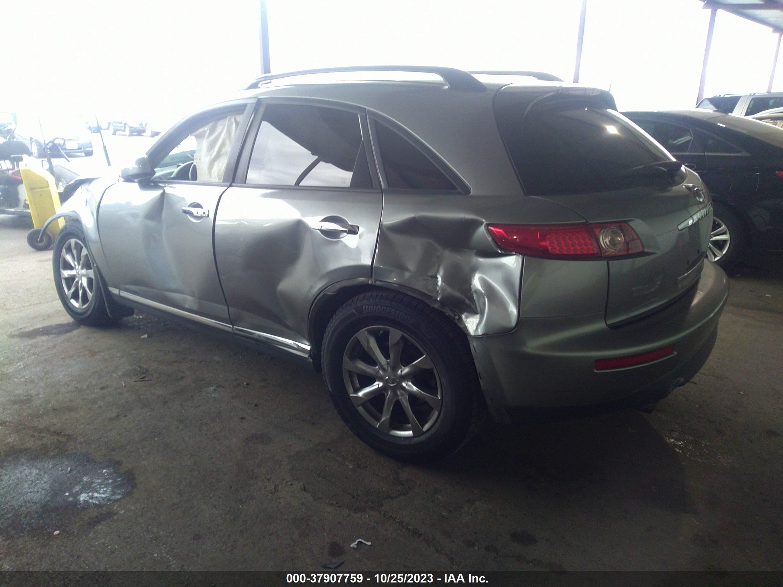 Photo 2 VIN: JNRAS08W37X210472 - INFINITI FX 