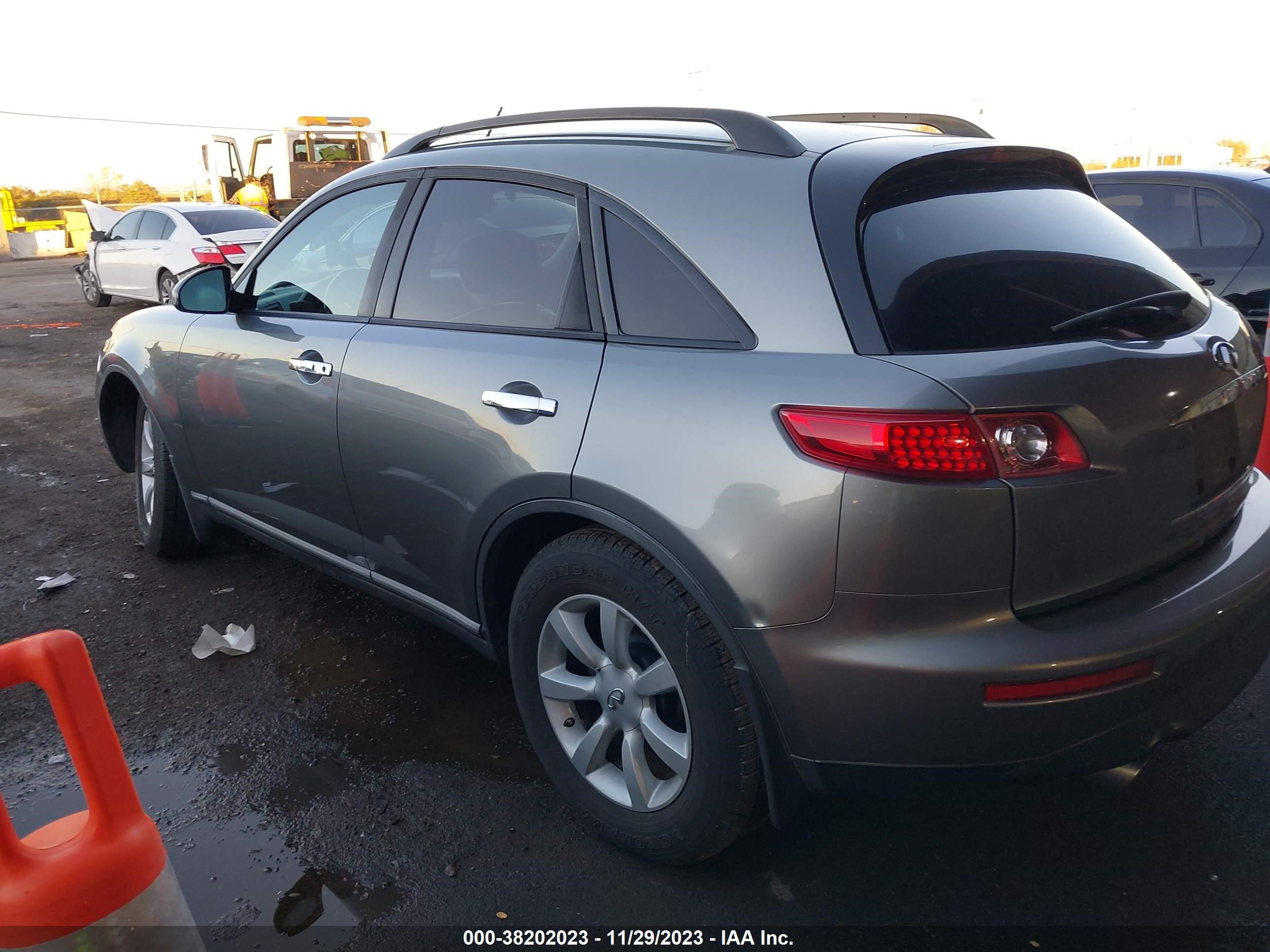 Photo 2 VIN: JNRAS08W44X216776 - INFINITI FX 