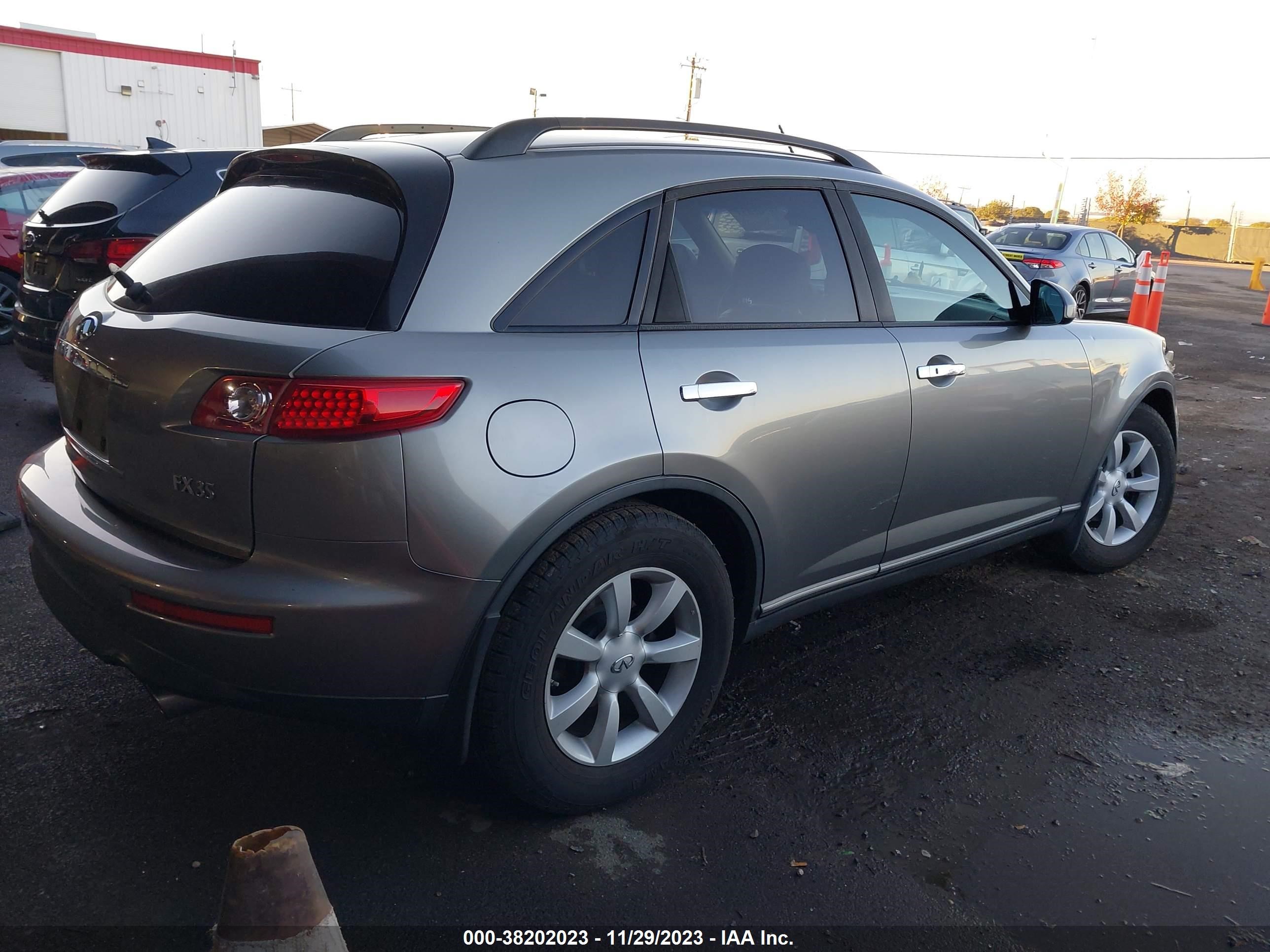 Photo 3 VIN: JNRAS08W44X216776 - INFINITI FX 