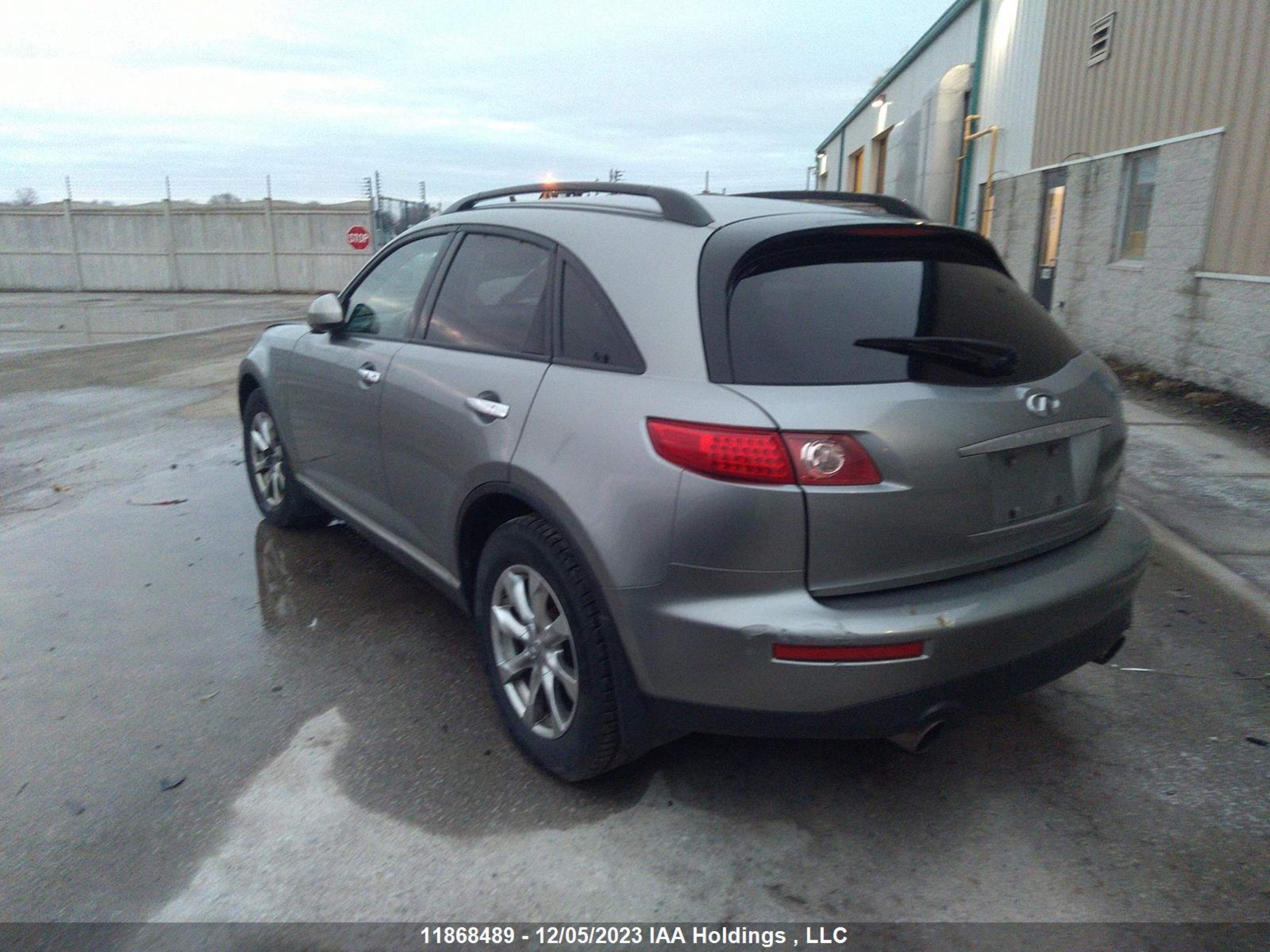 Photo 2 VIN: JNRAS08W47X208326 - INFINITI FX 