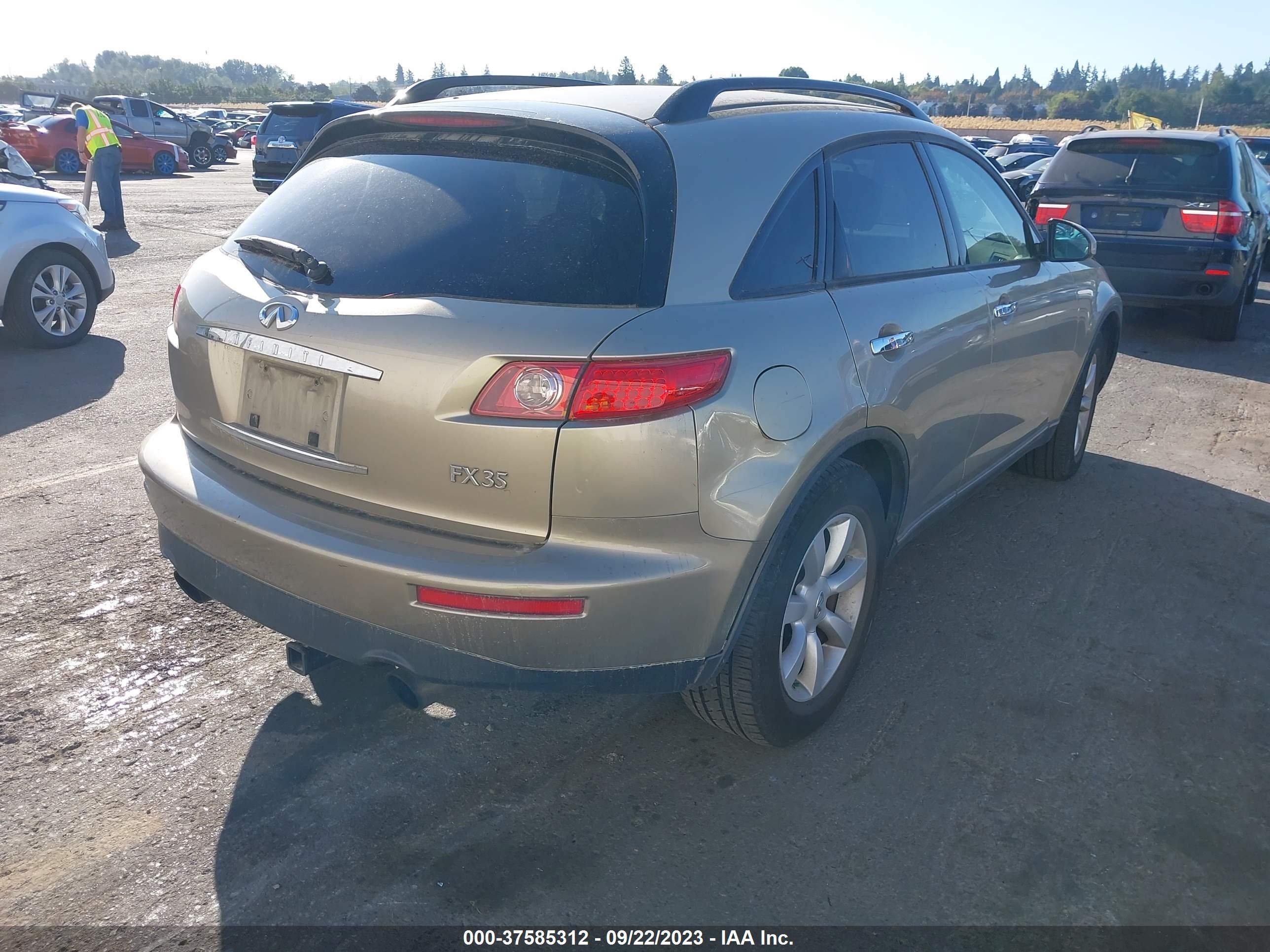 Photo 3 VIN: JNRAS08W94X200248 - INFINITI FX 