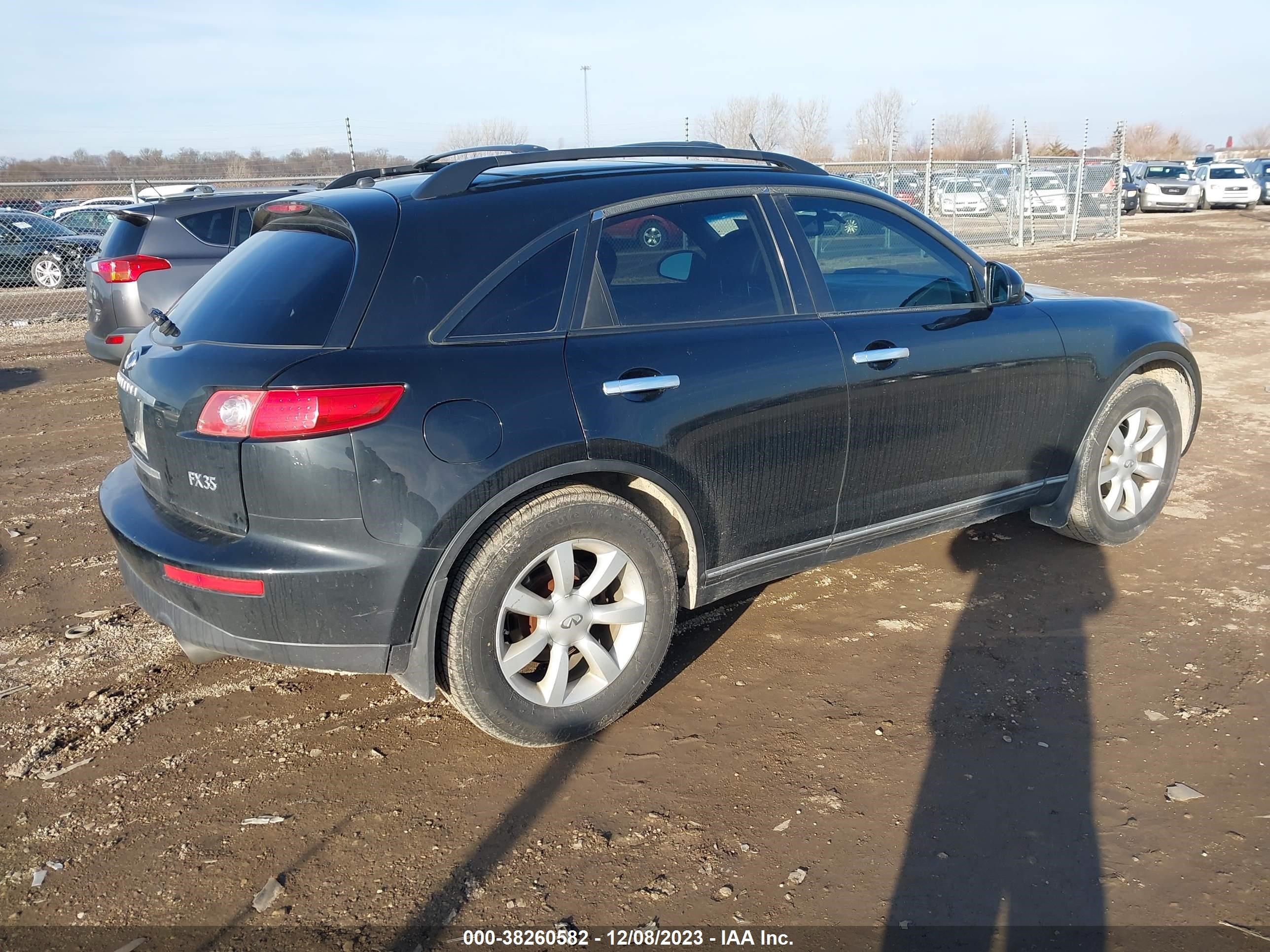 Photo 3 VIN: JNRAS08W95X206312 - INFINITI FX 