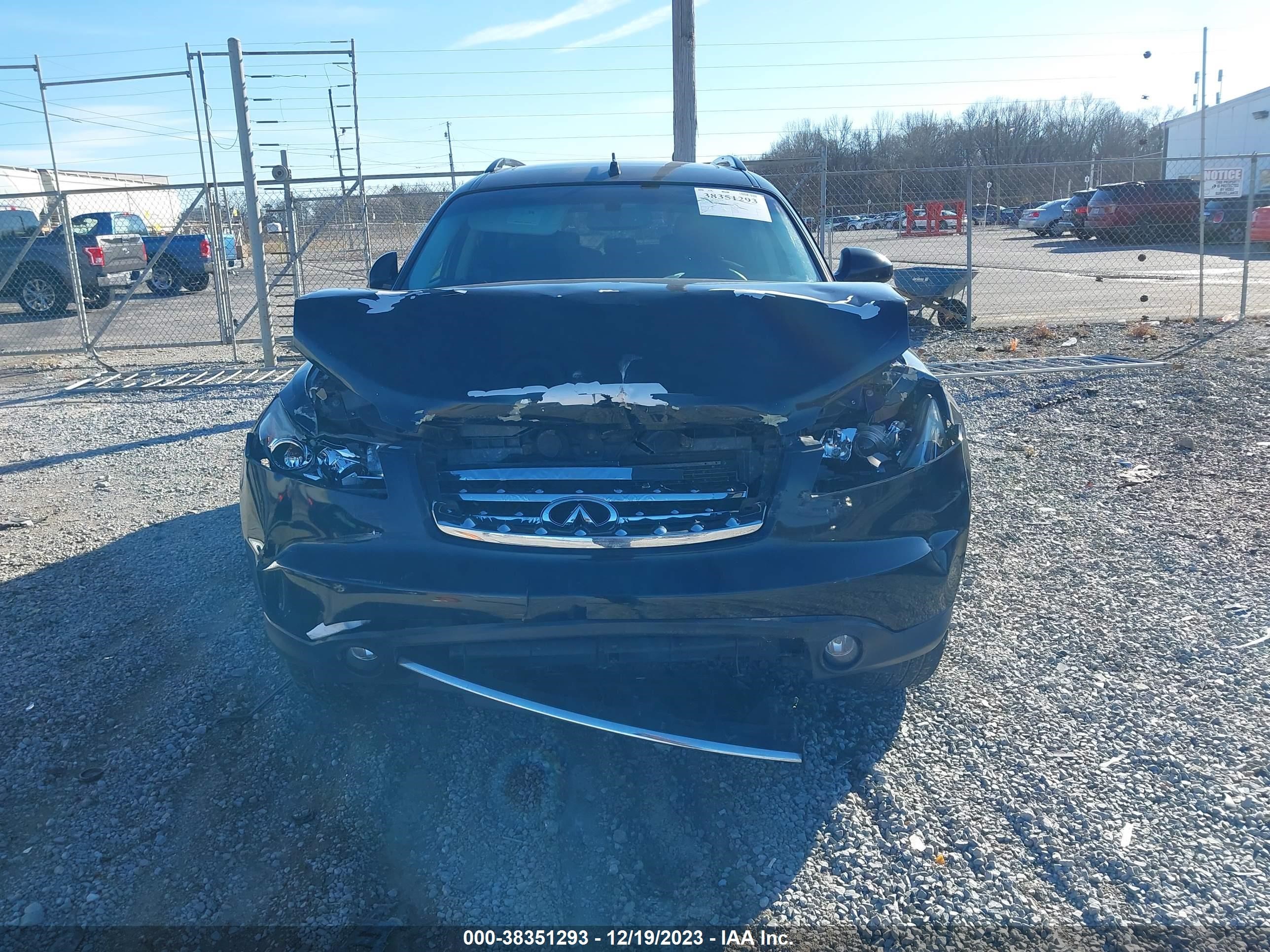 Photo 10 VIN: JNRAS08W98X209182 - INFINITI FX 