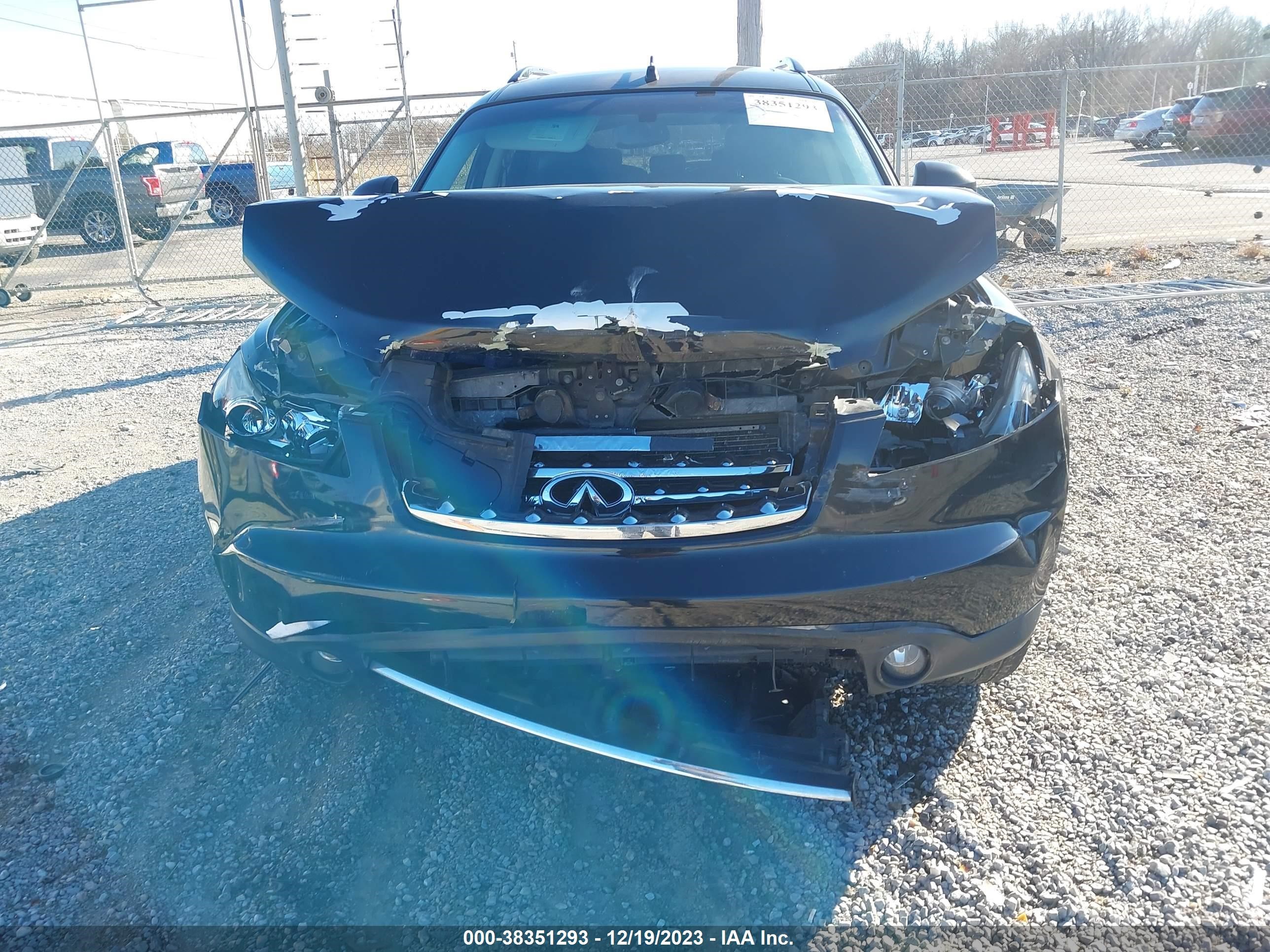 Photo 5 VIN: JNRAS08W98X209182 - INFINITI FX 