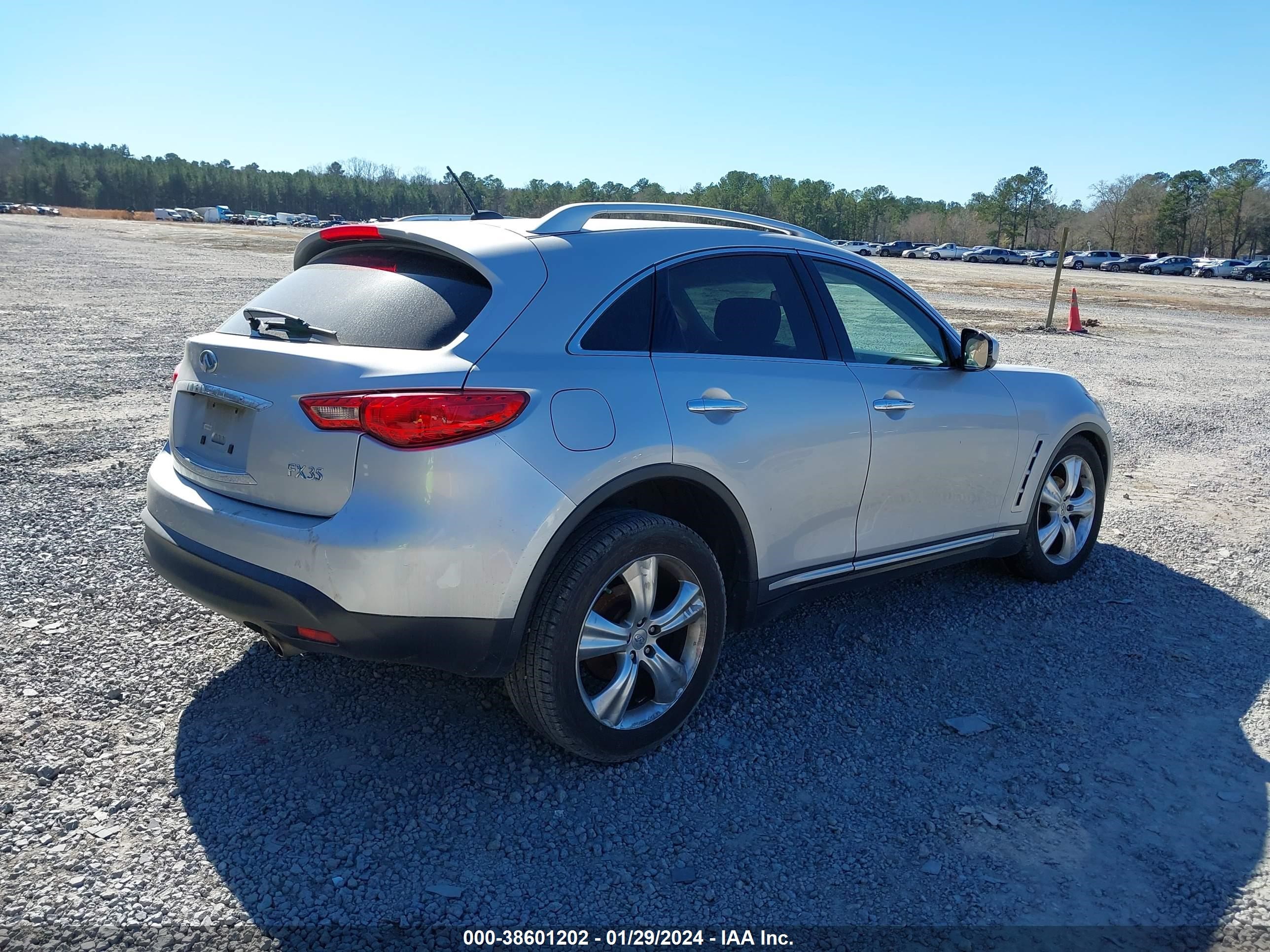 Photo 3 VIN: JNRAS18U29M104216 - INFINITI FX 