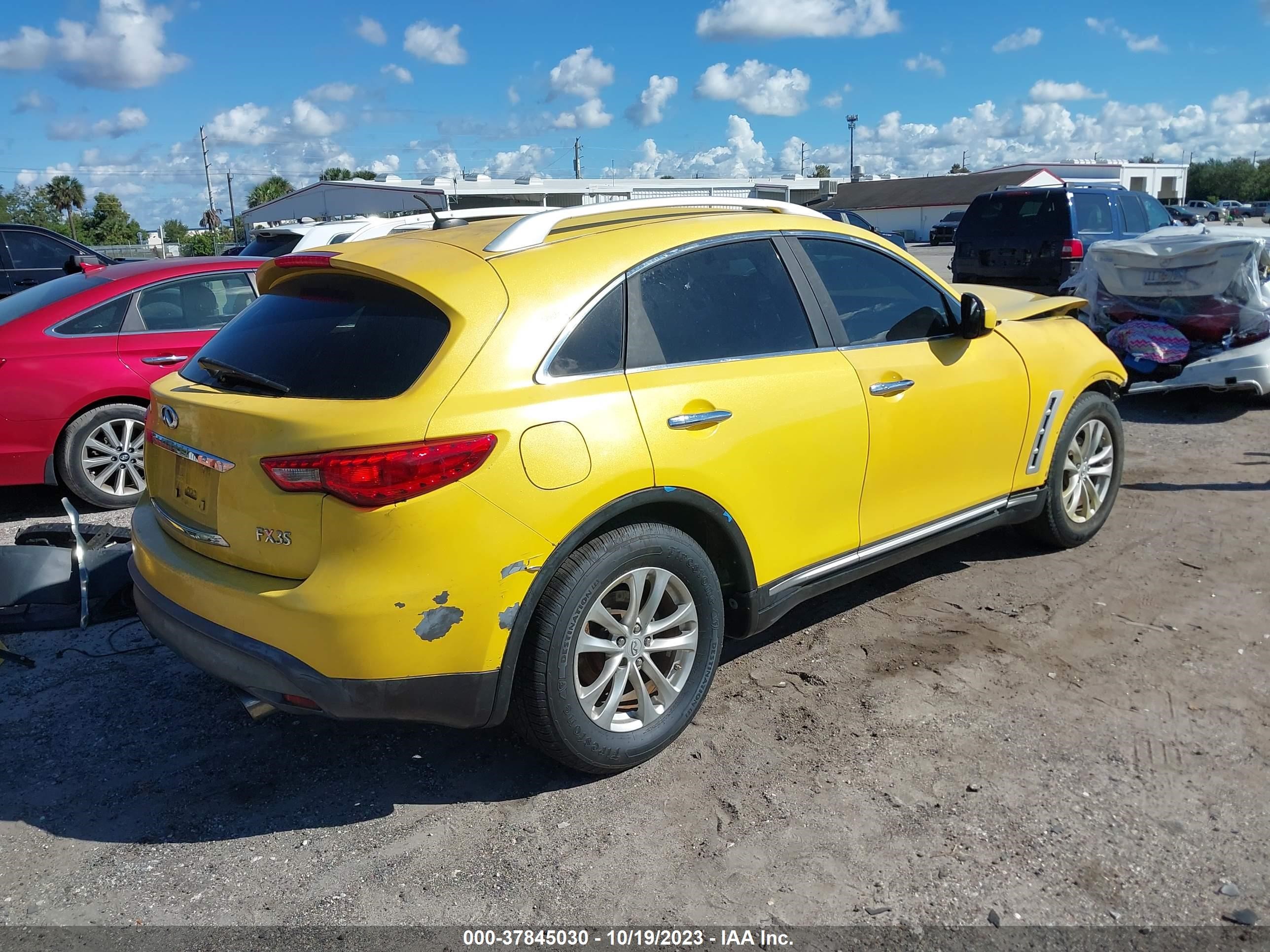 Photo 3 VIN: JNRAS18U69M101402 - INFINITI FX 