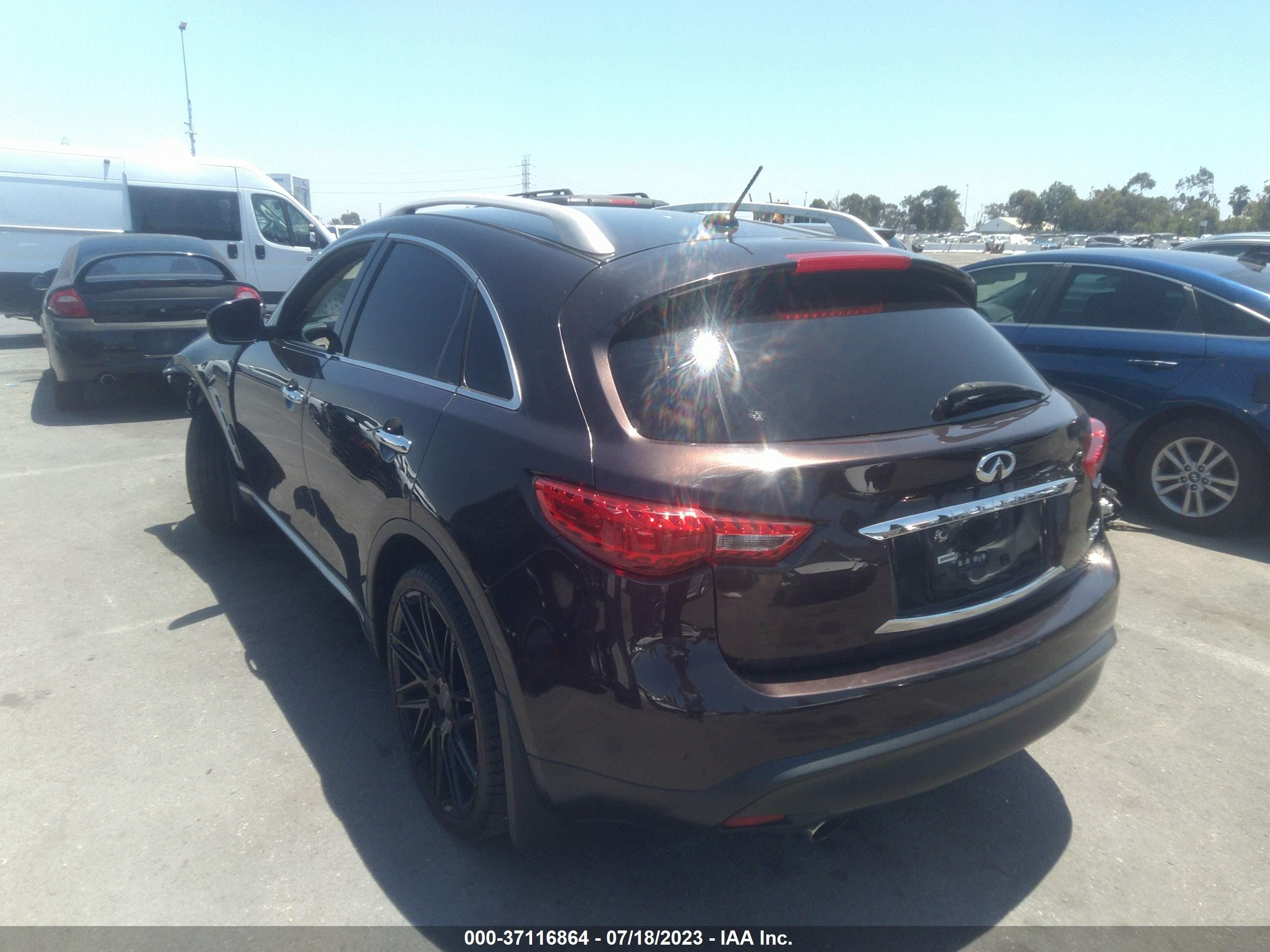 Photo 2 VIN: JNRAS18U99M101832 - INFINITI FX 