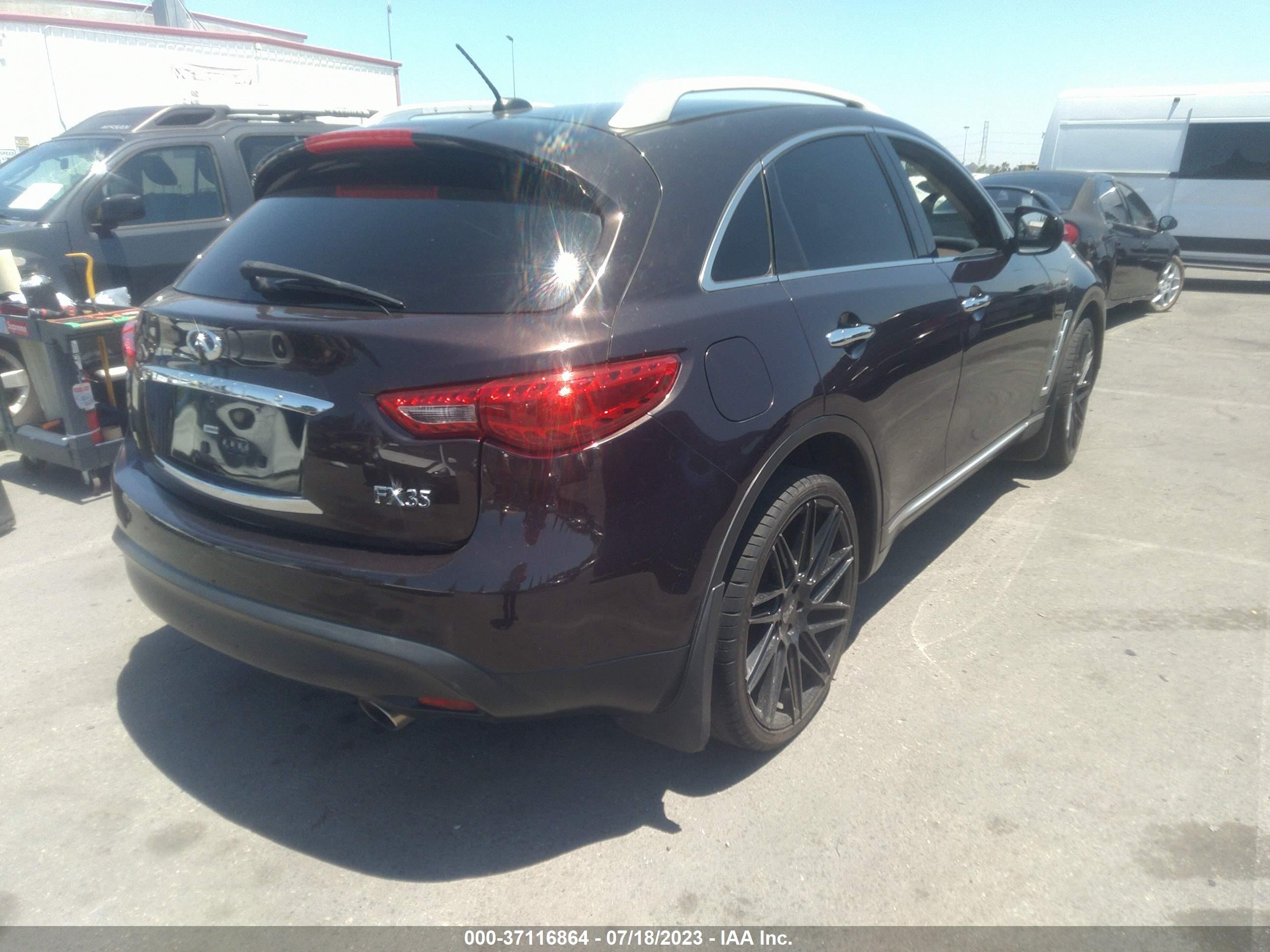 Photo 3 VIN: JNRAS18U99M101832 - INFINITI FX 