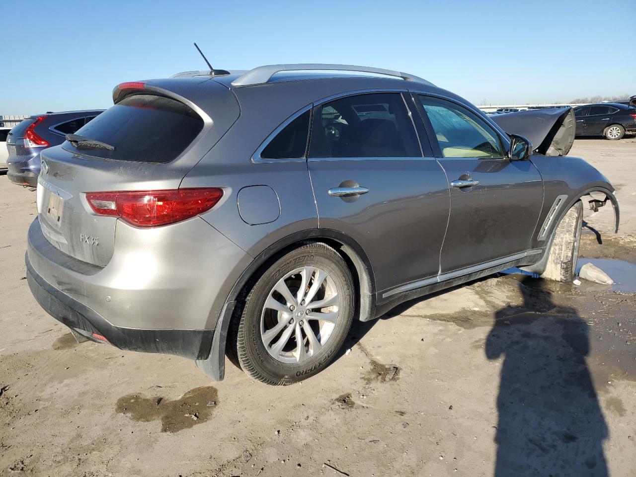 Photo 2 VIN: JNRAS18UX9M101323 - INFINITI FX 