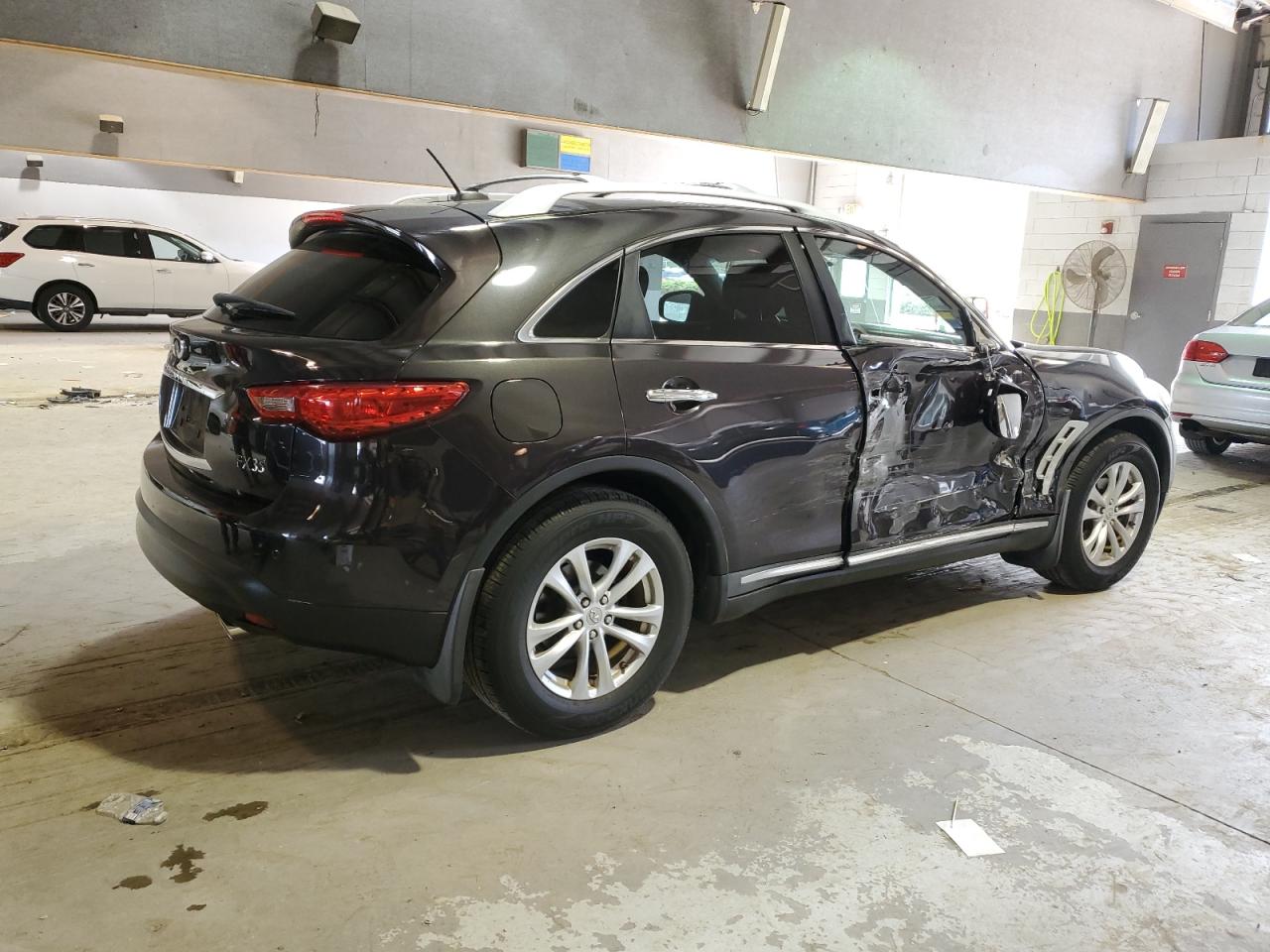 Photo 2 VIN: JNRAS18W09M155229 - INFINITI FX 