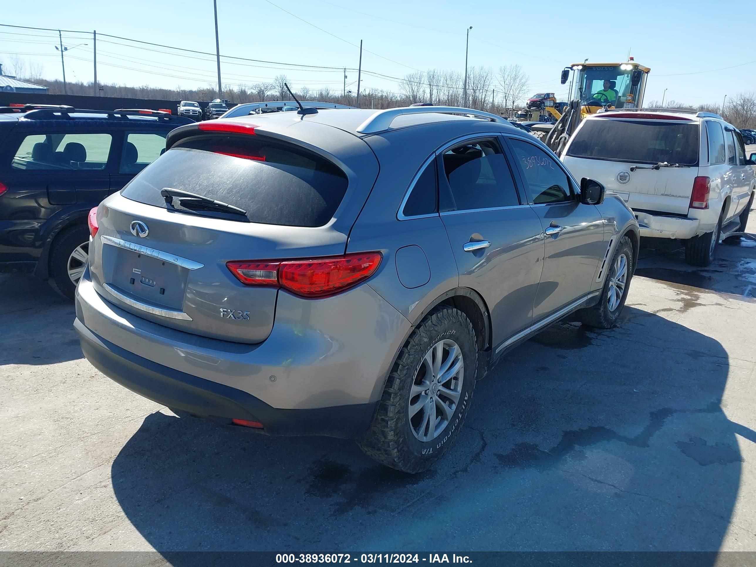 Photo 3 VIN: JNRAS18W29M153031 - INFINITI FX 