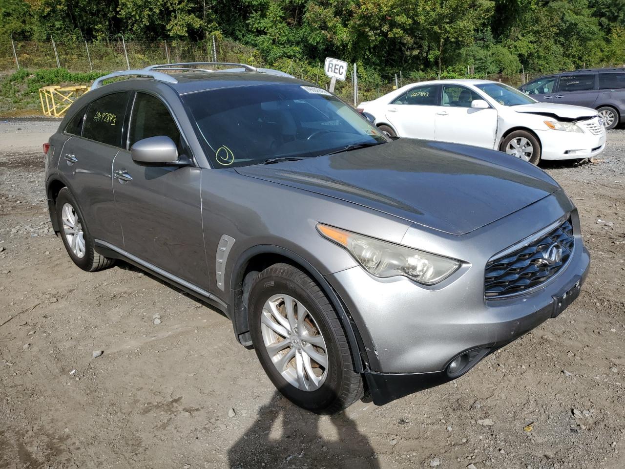 Photo 3 VIN: JNRAS18W29M154177 - INFINITI FX 