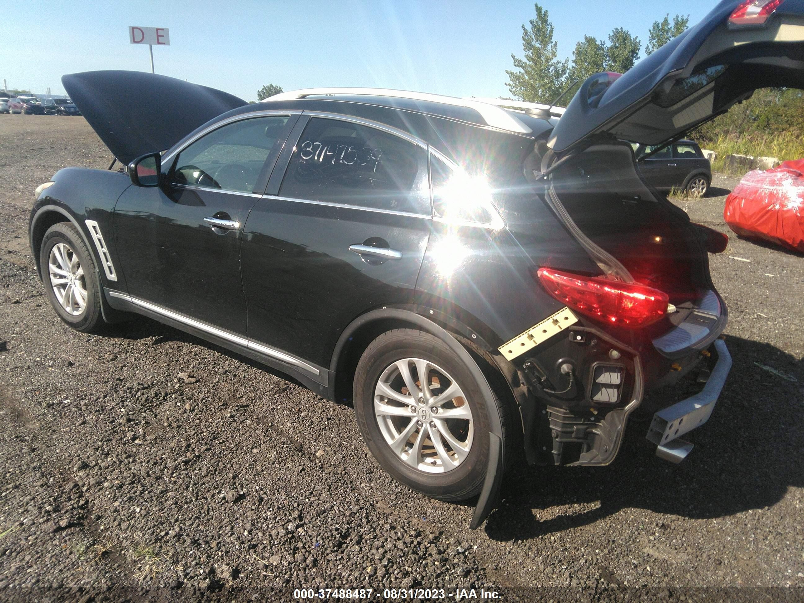 Photo 2 VIN: JNRAS18W49M159414 - INFINITI FX 