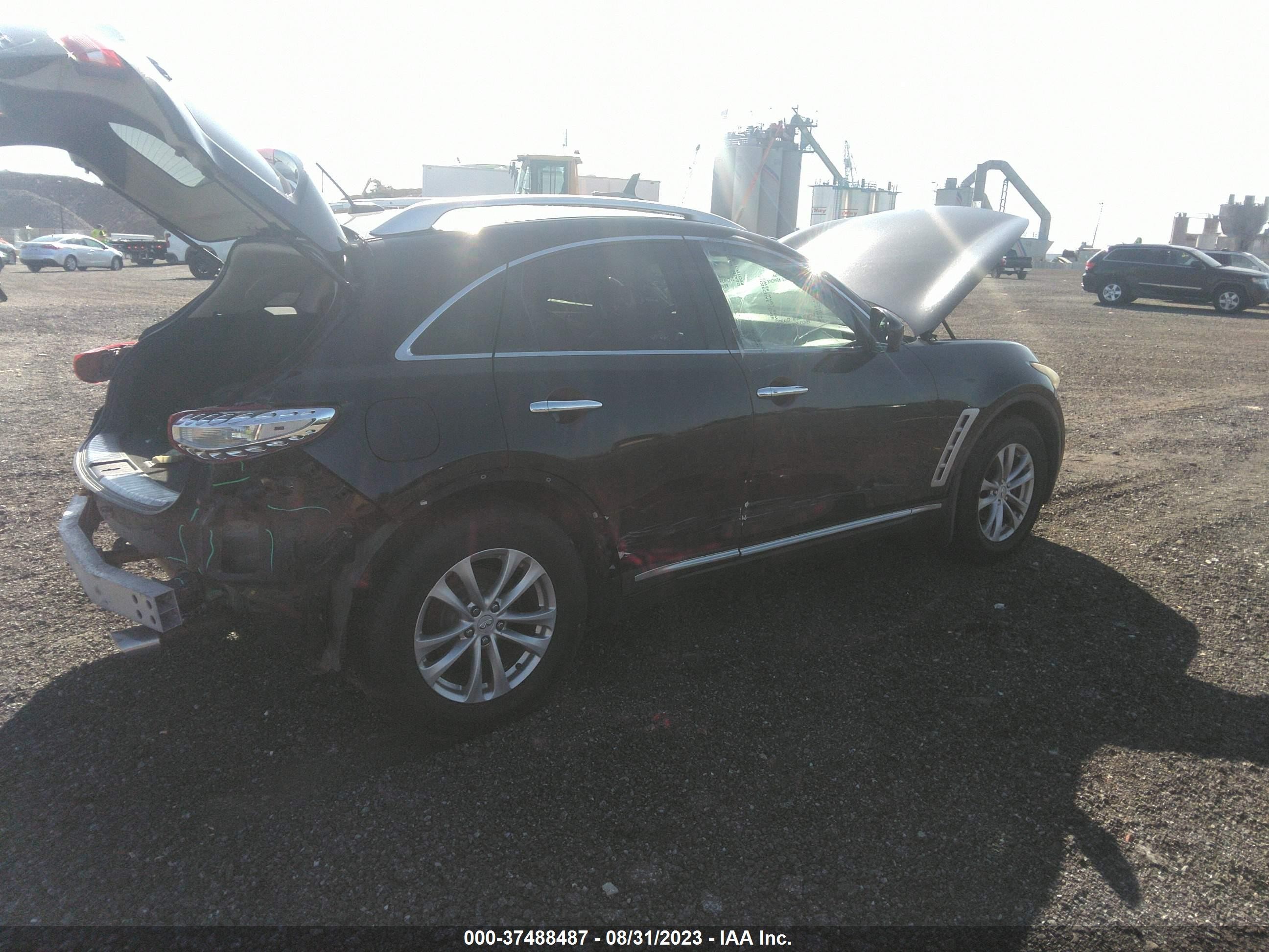 Photo 3 VIN: JNRAS18W49M159414 - INFINITI FX 