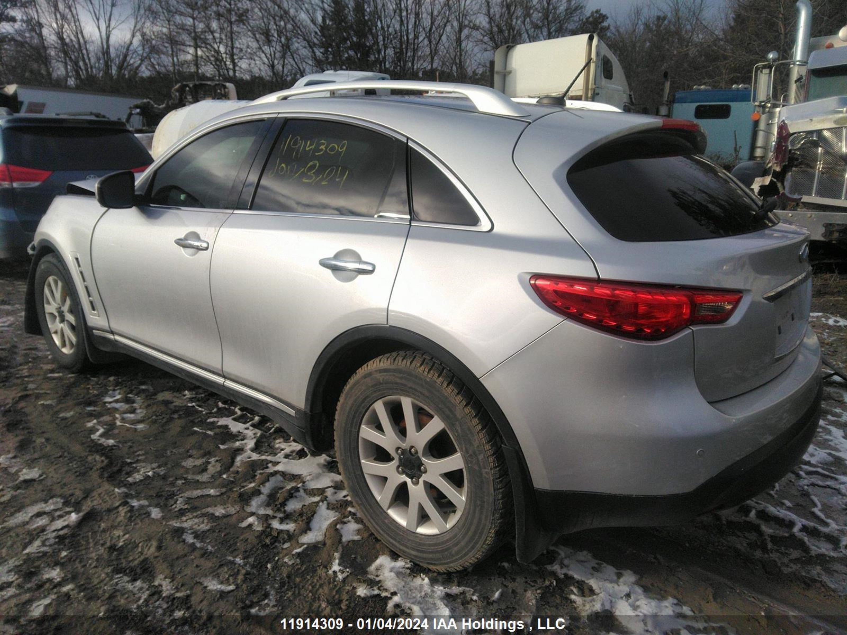 Photo 2 VIN: JNRAS18W59M159017 - INFINITI FX 