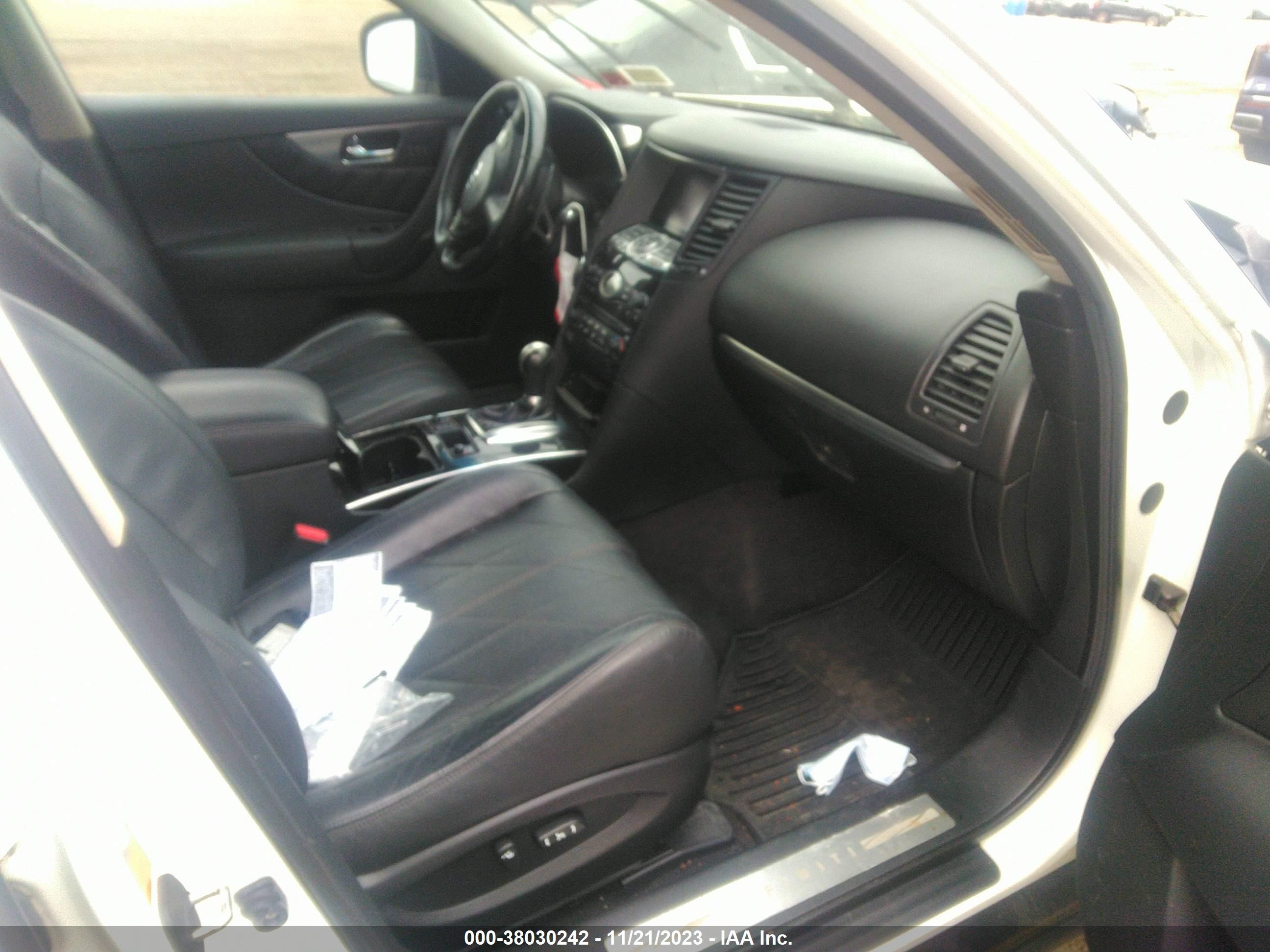 Photo 4 VIN: JNRAS18W69M152612 - INFINITI FX 