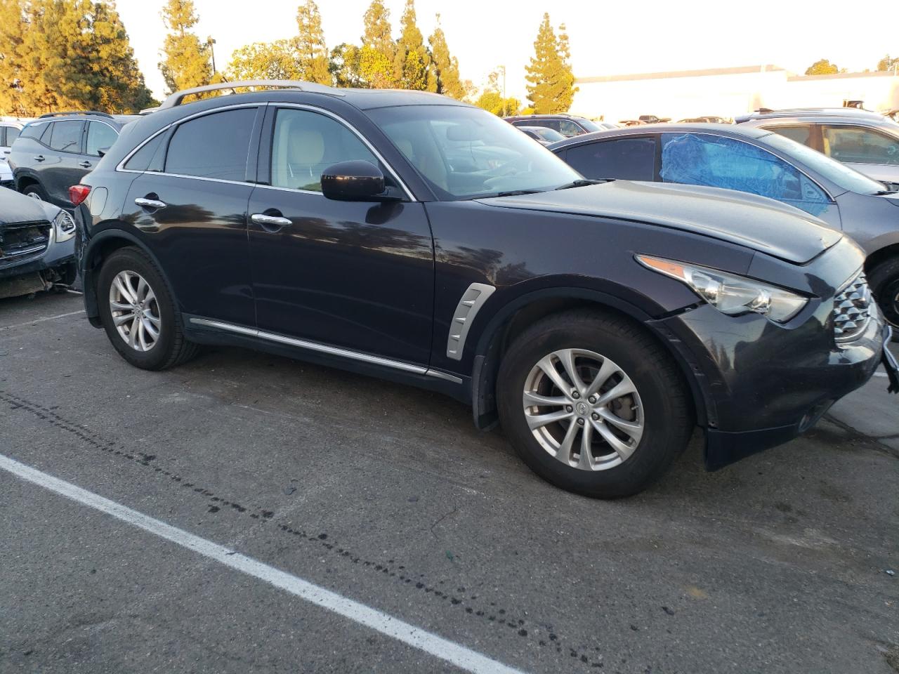 Photo 3 VIN: JNRAS18W89M153230 - INFINITI FX 