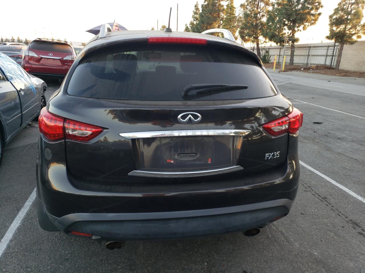 Photo 5 VIN: JNRAS18W89M153230 - INFINITI FX 