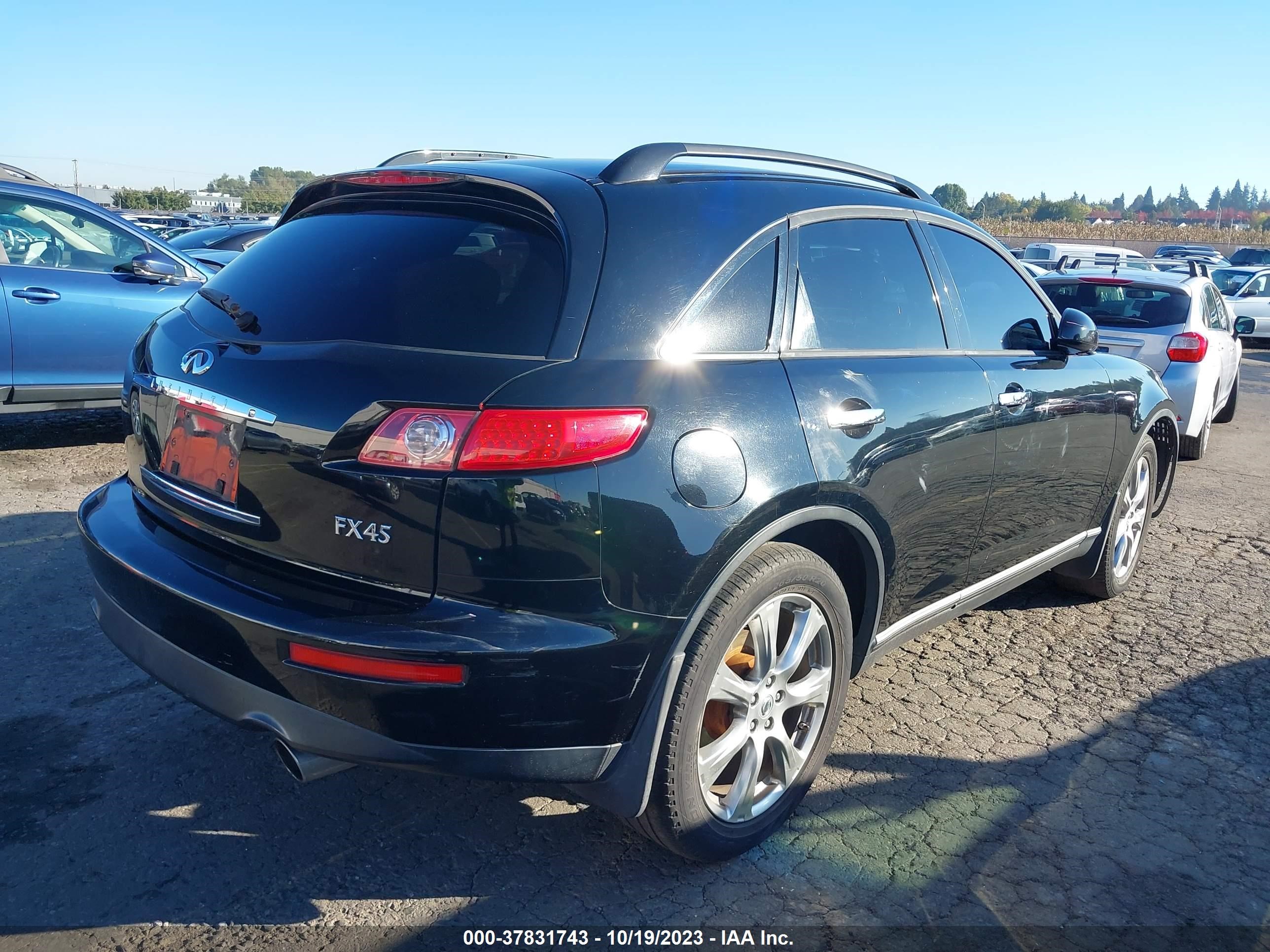 Photo 3 VIN: JNRBS08W53X001863 - INFINITI FX 