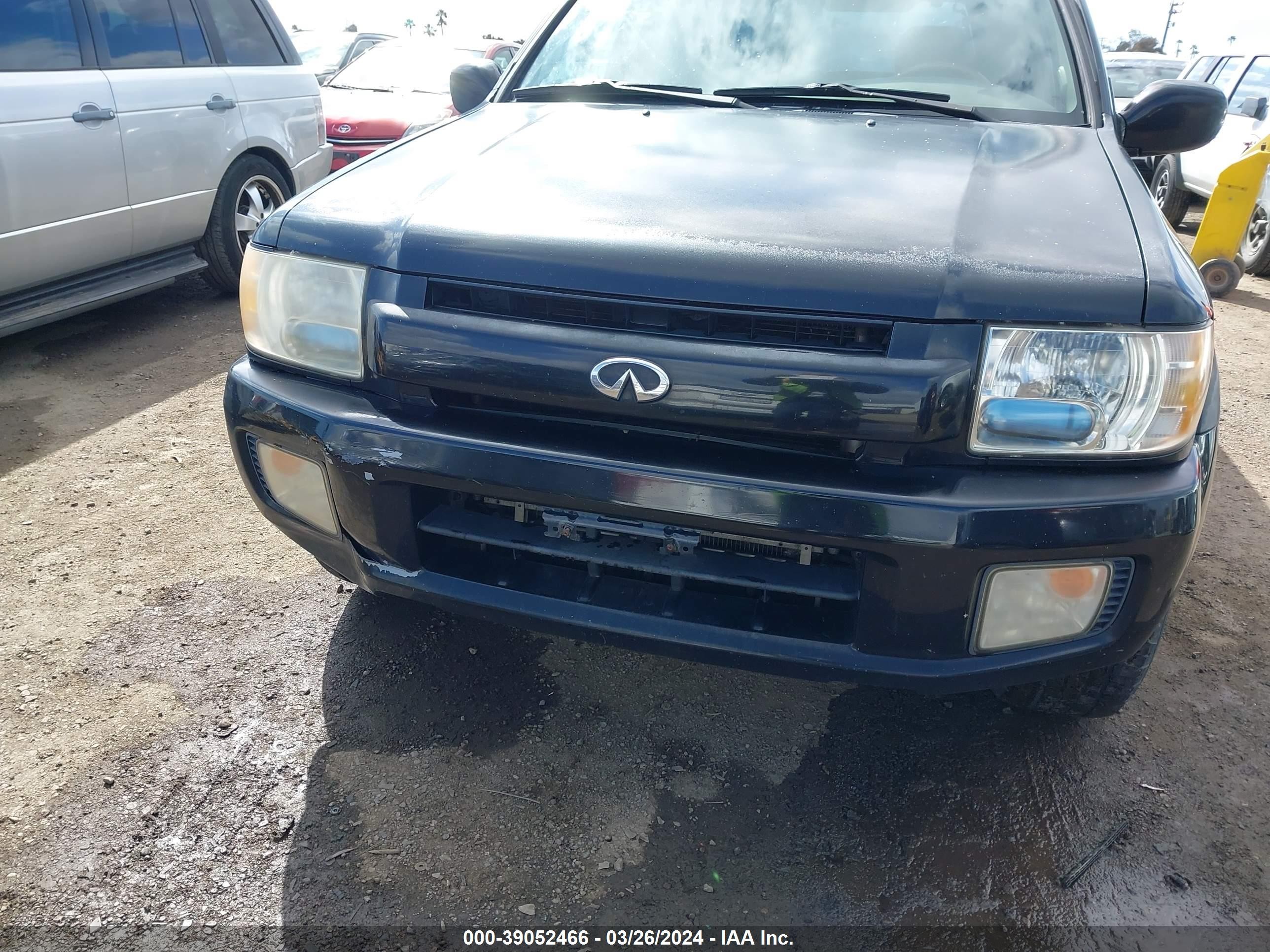 Photo 5 VIN: JNRDR09Y31W222840 - INFINITI QX4 