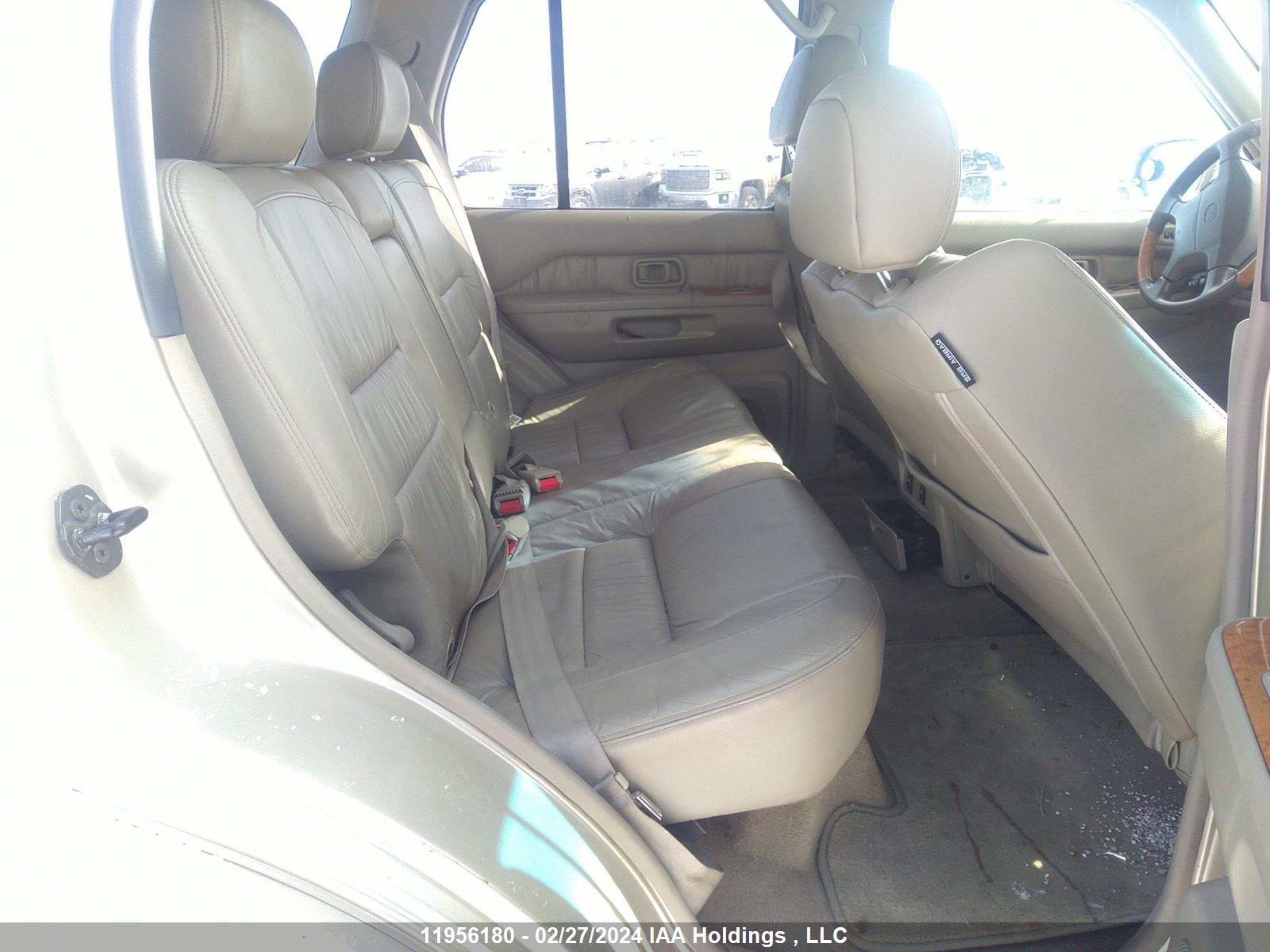 Photo 7 VIN: JNRDR09Y51W224170 - INFINITI QX4 