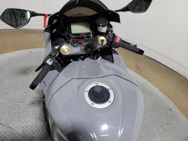 Photo 6 VIN: JS1DM11F1L7100046 - SUZUKI GSX-R1000 