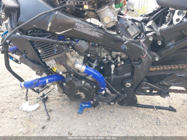 Photo 8 VIN: JS1DM11H2J2100293 - SUZUKI GSX-R1000 