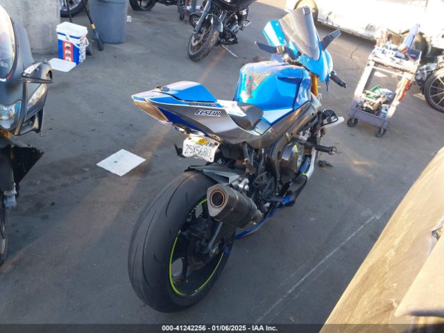 Photo 3 VIN: JS1DM11M3N7100082 - SUZUKI GSX-R1000R 