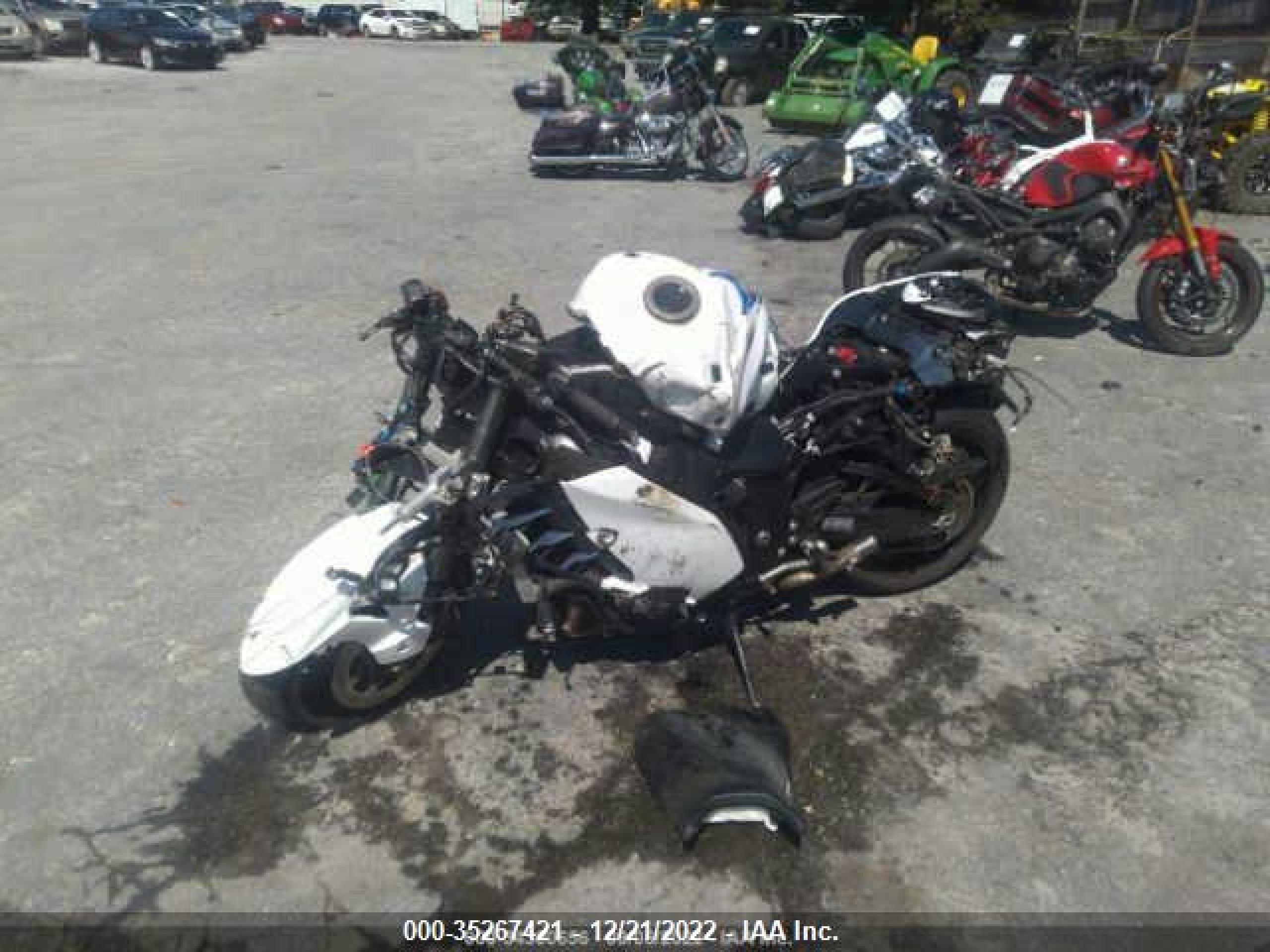 Photo 1 VIN: JS1EJ11B0N7101959 - SUZUKI GSX1300 