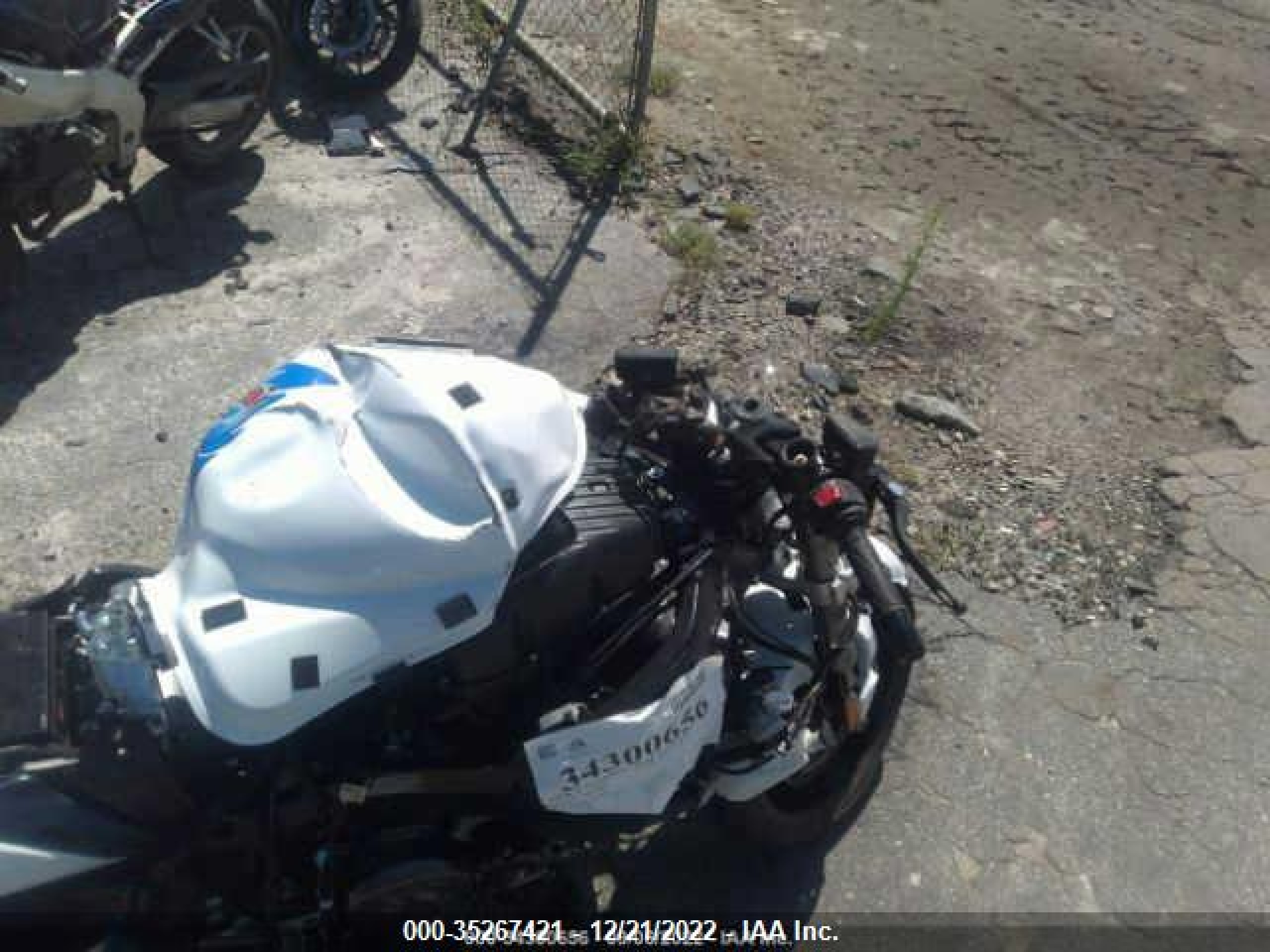 Photo 4 VIN: JS1EJ11B0N7101959 - SUZUKI GSX1300 