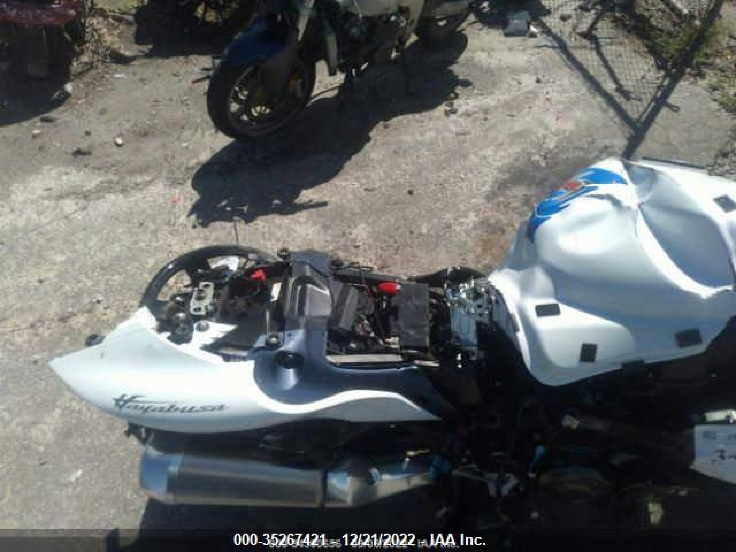 Photo 7 VIN: JS1EJ11B0N7101959 - SUZUKI GSX1300 