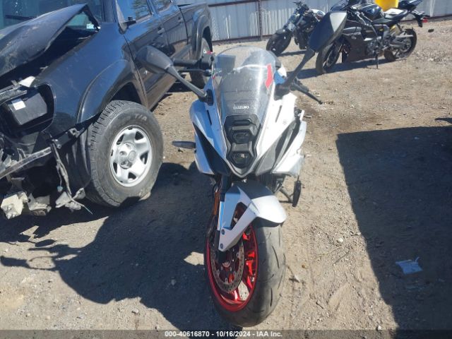 Photo 4 VIN: JS1EM13B9R7100786 - SUZUKI GSX-8R 