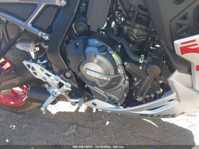 Photo 7 VIN: JS1EM13B9R7100786 - SUZUKI GSX-8R 