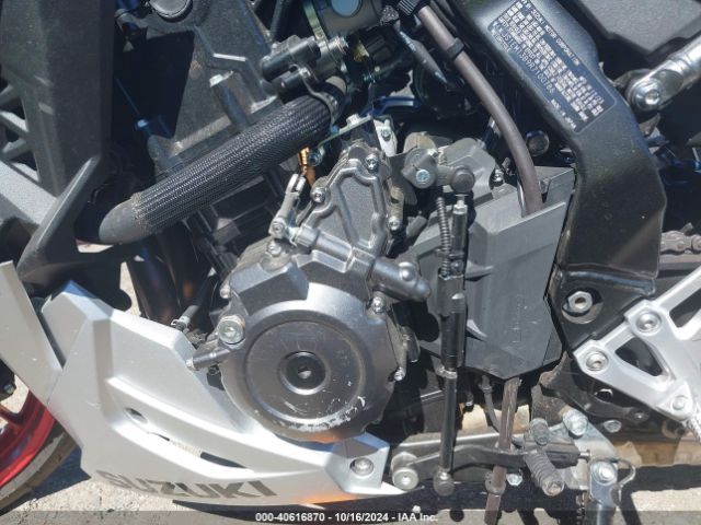 Photo 8 VIN: JS1EM13B9R7100786 - SUZUKI GSX-8R 